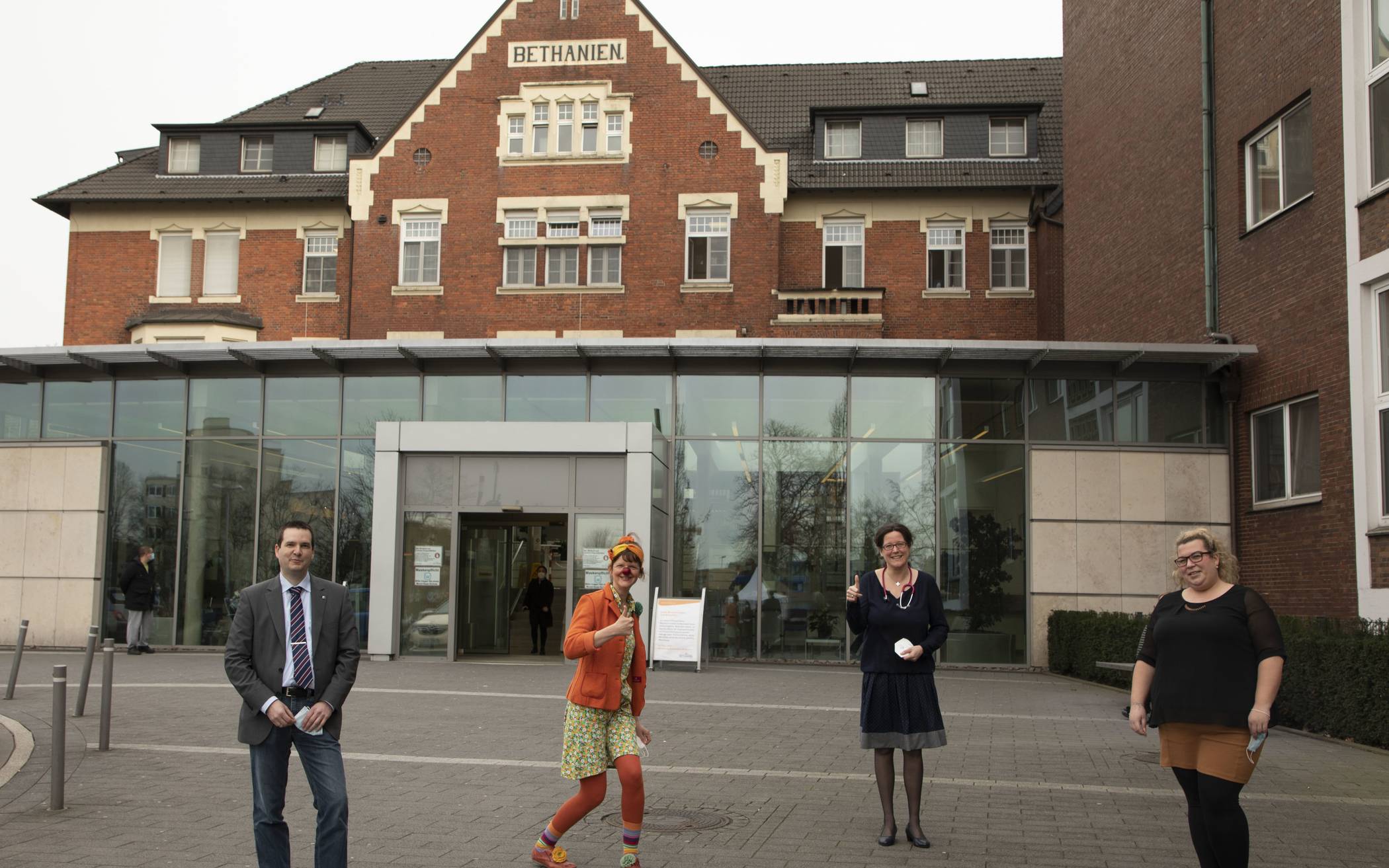 Bioscientia-Standortleiter René Stratenhoff und Sabrina Schuffenhauer