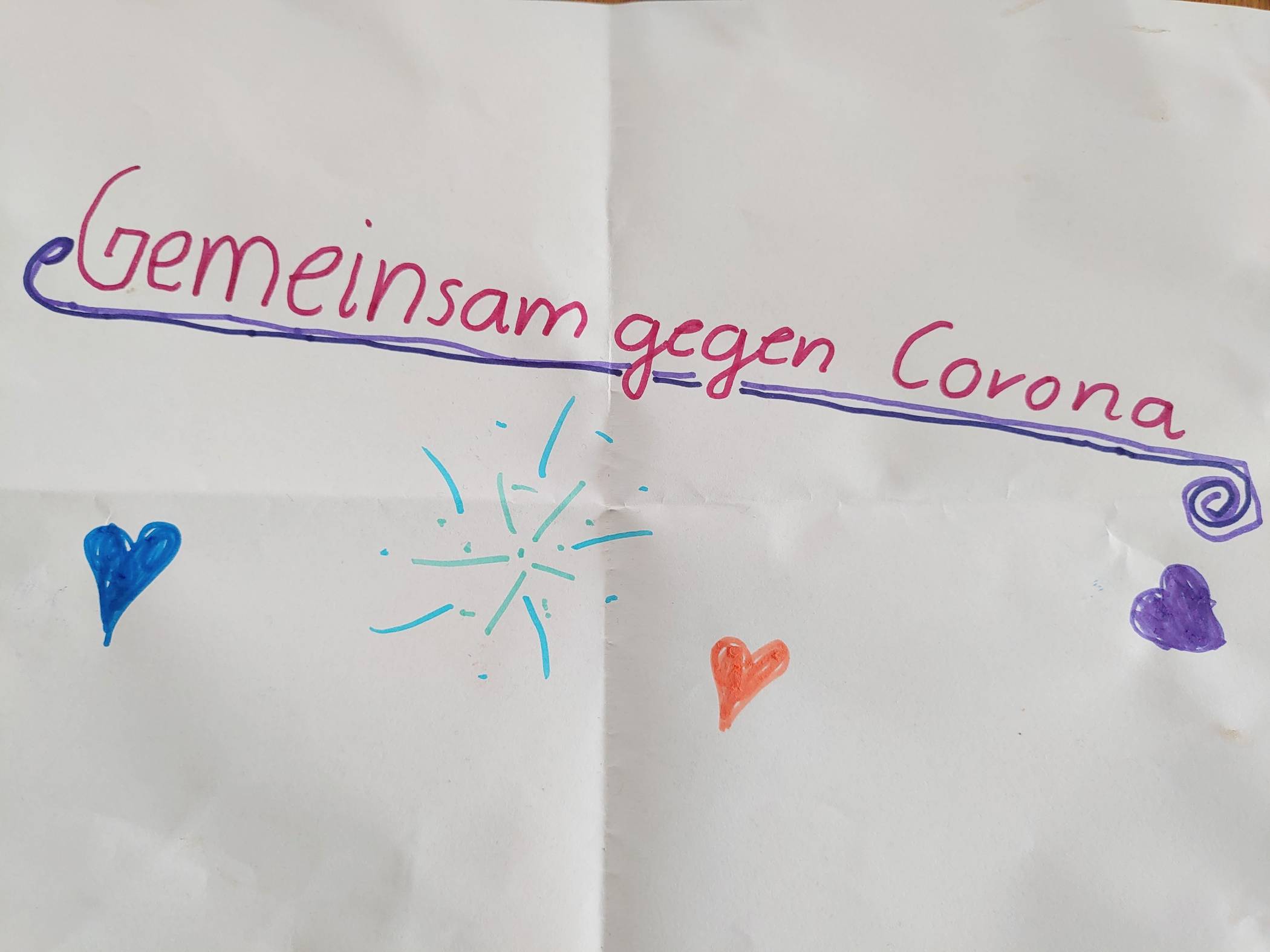  Die Anwohner*innen vom Weißdornweg in Kamp-Lintfort hatten am Samstag ganz besondere Post im Briefkasten. 