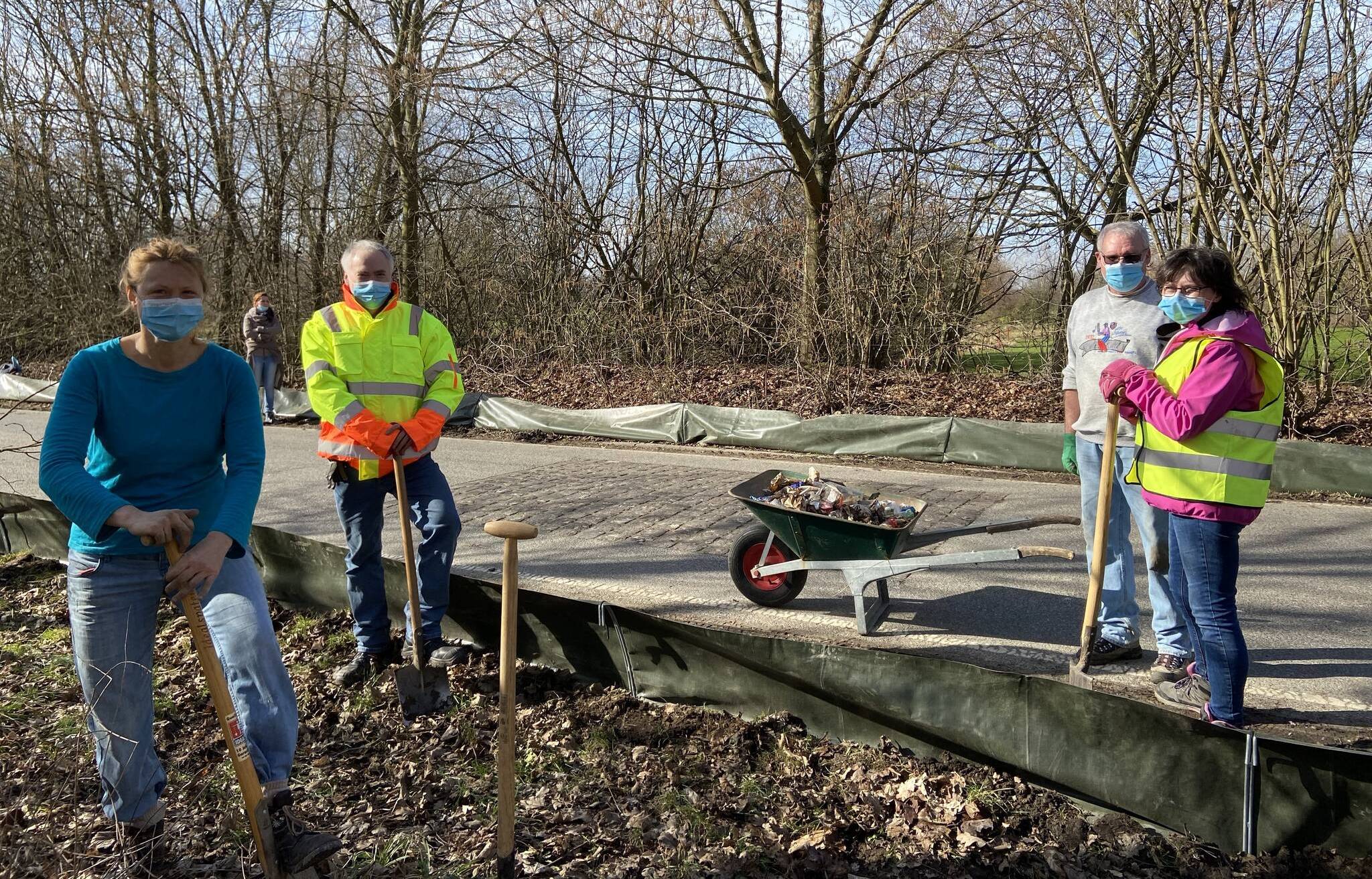 Eine Gruppe von Freiwilligen hat den