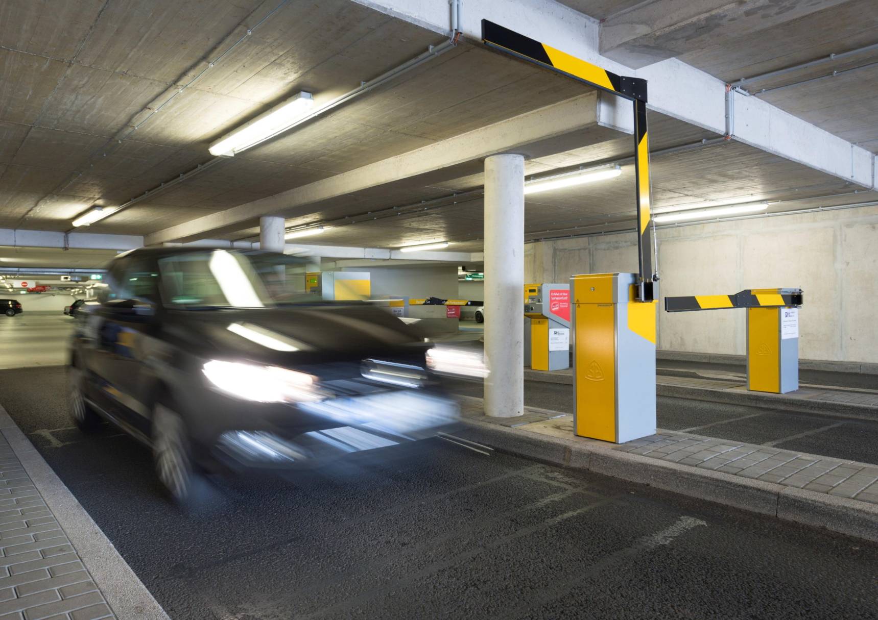 Die Einfahrt ins Parkhaus Markt Rheydt funktioniert bereits über Kennzeichenerkennung. 