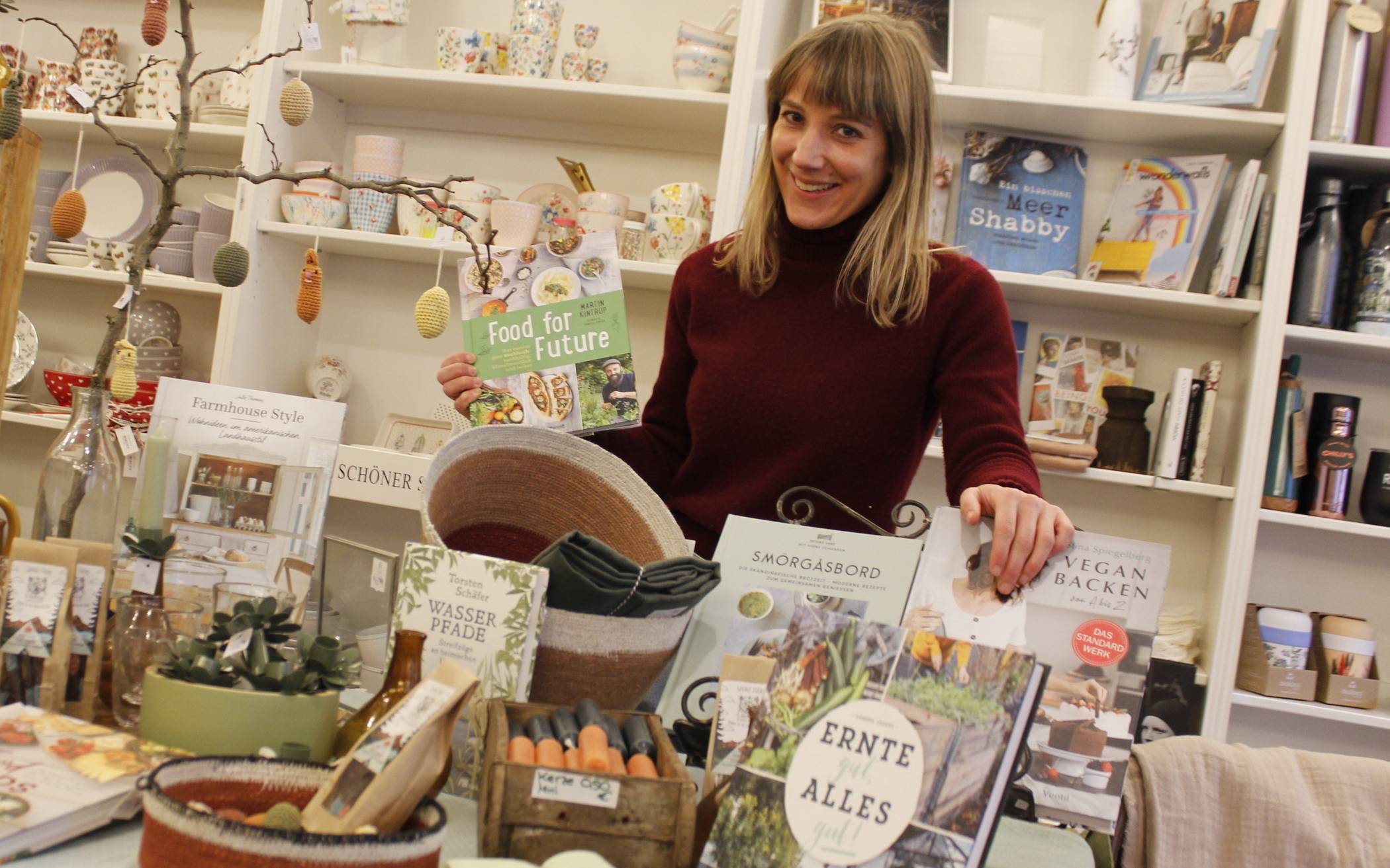  Maxi von Zittwitz steht die Freude über die Wiederöffnung ihrer beiden Buchhandlungen ins Gesicht geschrieben. 