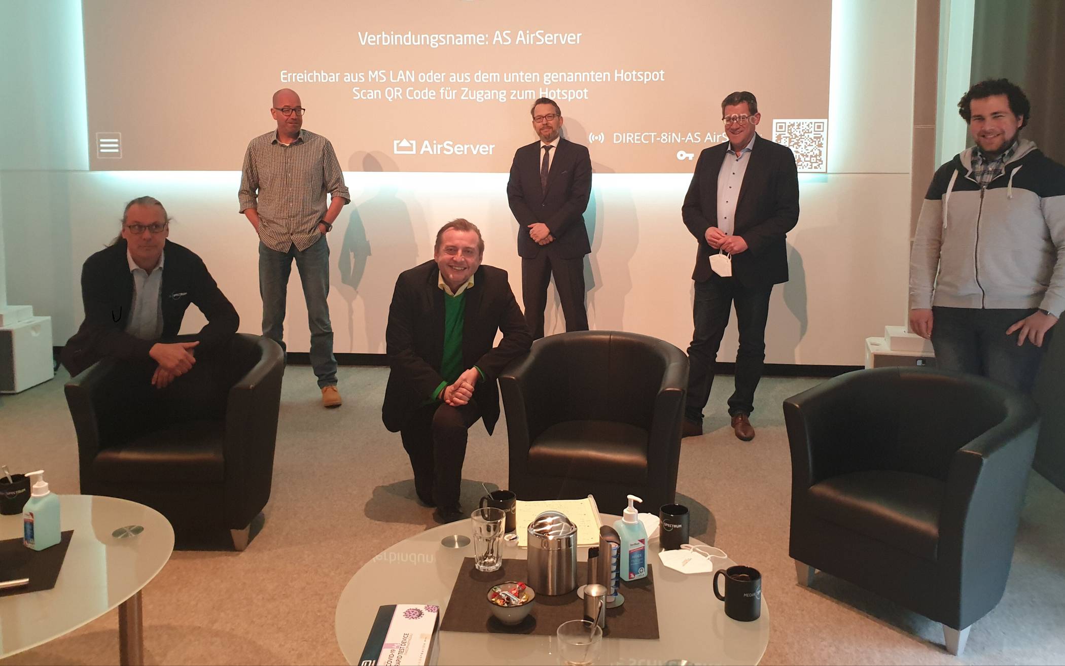 Unser Foto zeigt (vorne von links):