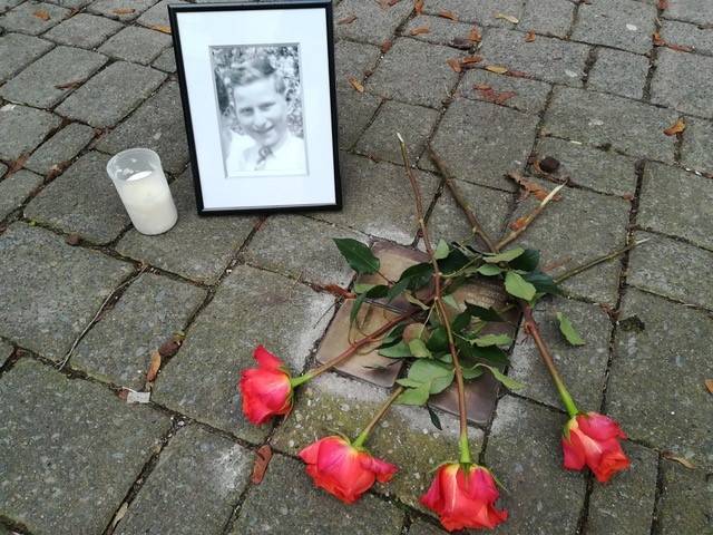 In einer kleinen Zeremonie „Gedenken gegen