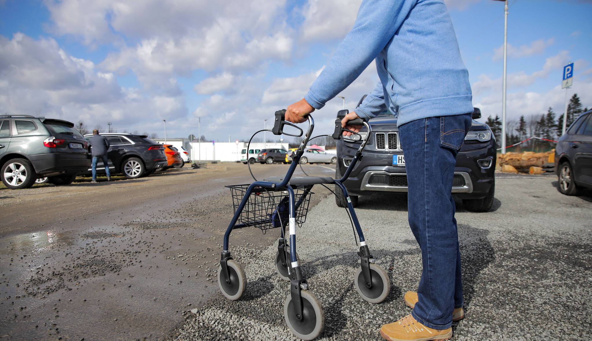 Der Weg zwischen Parkplatz und Impfzentrum