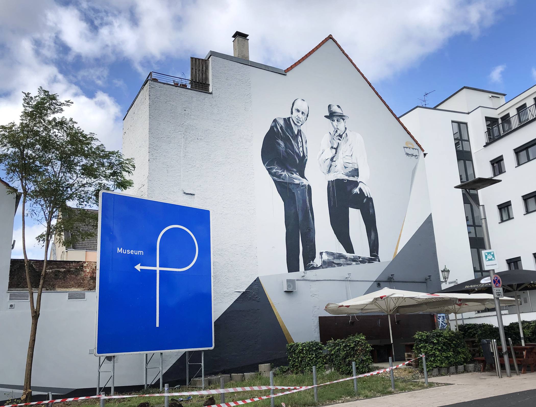 Dieses BeuysBild findet man in Mönchengladbach nahe dem Abteibergmuseum. 