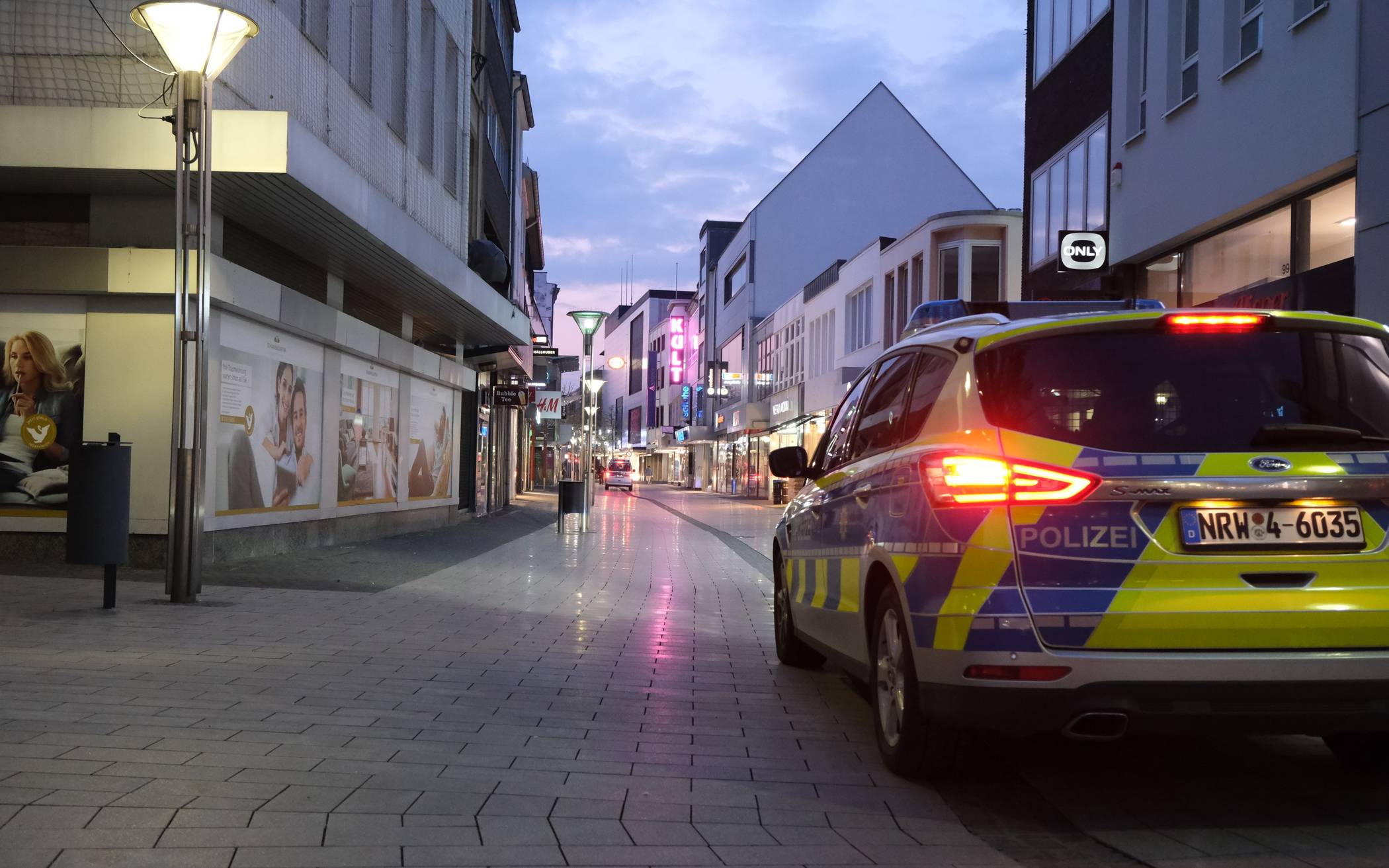 Ordnungsdienst kontrollierte Ausgangssperre und Quarantänen