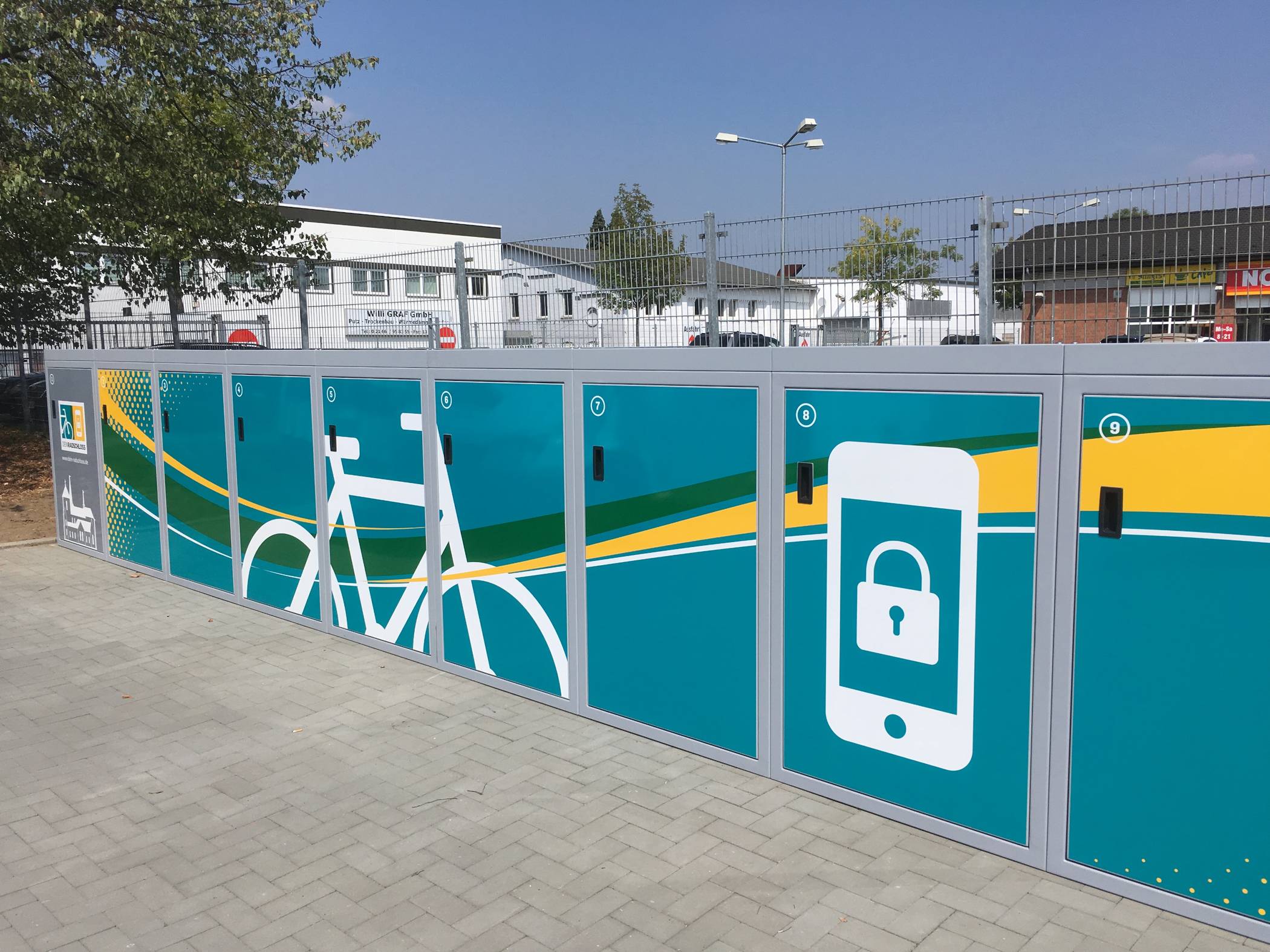 113 „DeinRadschloss“-Boxen sollen im Kreis aufgestellt werden. So sehen die Boxen aus - hier in Mönchengladbach-Wickrath.  