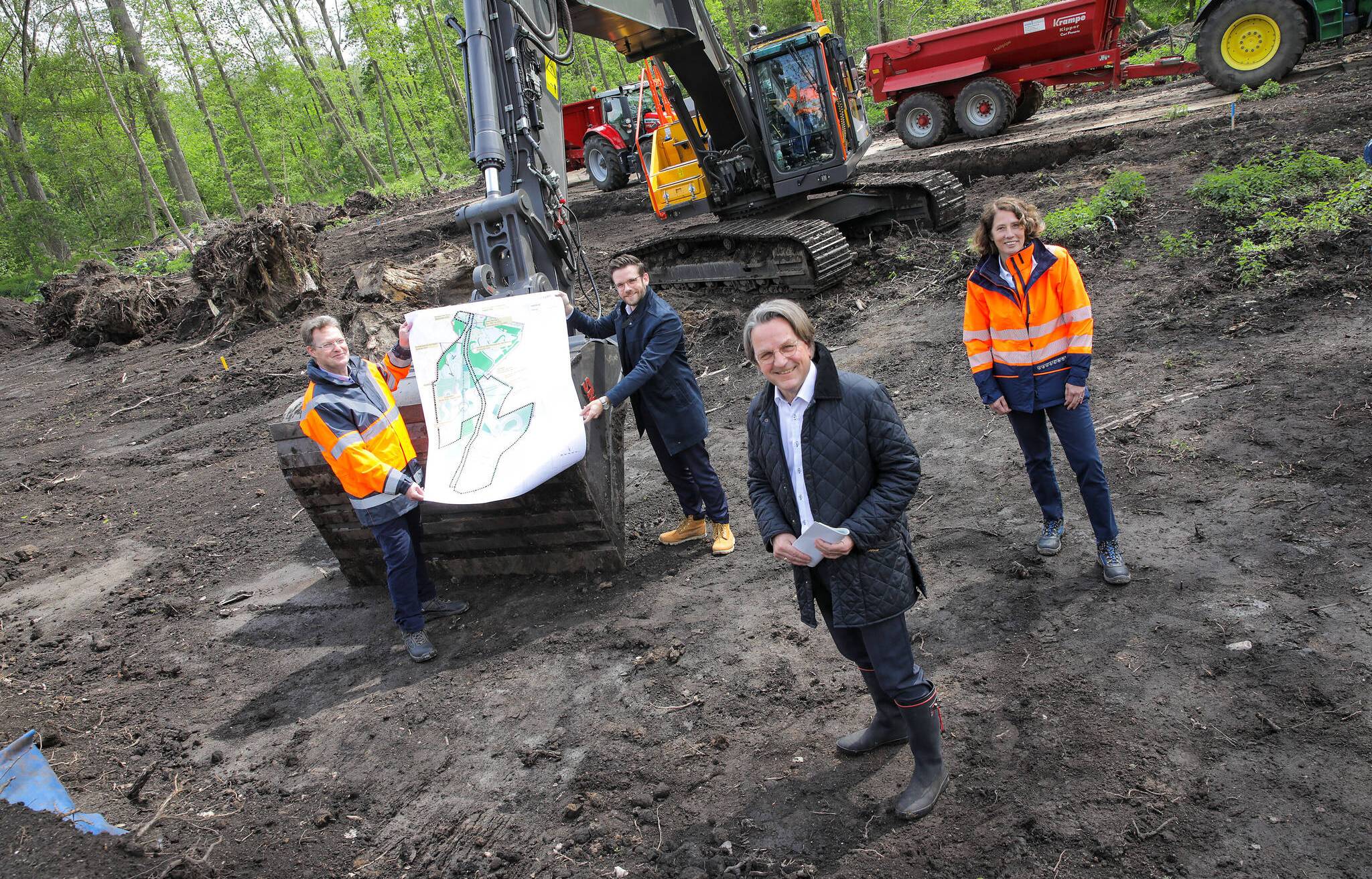 Spatenstich ohne Spaten: Projektleiter Dr. Wilfried