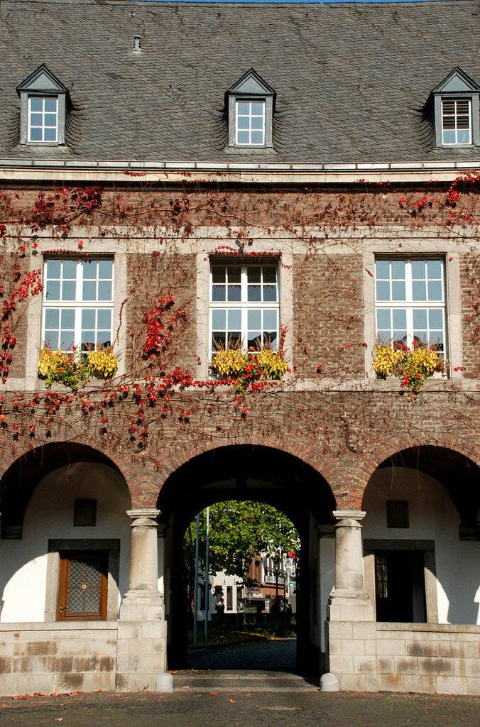 Stadtverwaltung Mönchengladbach am 4. Juni zu