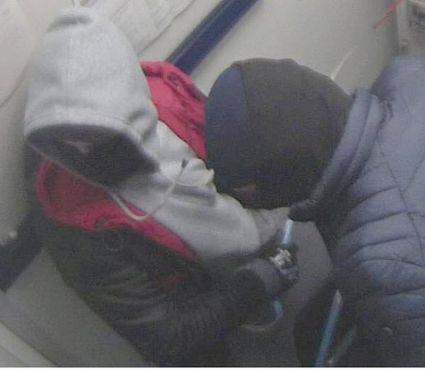 Polizei sucht nach diesen Männern