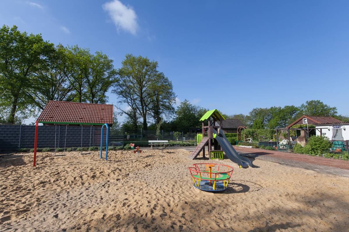  Die mags hat den Spielplatz am Krummer Weg in Hockstein überarbeitet und schöner gestaltet.  