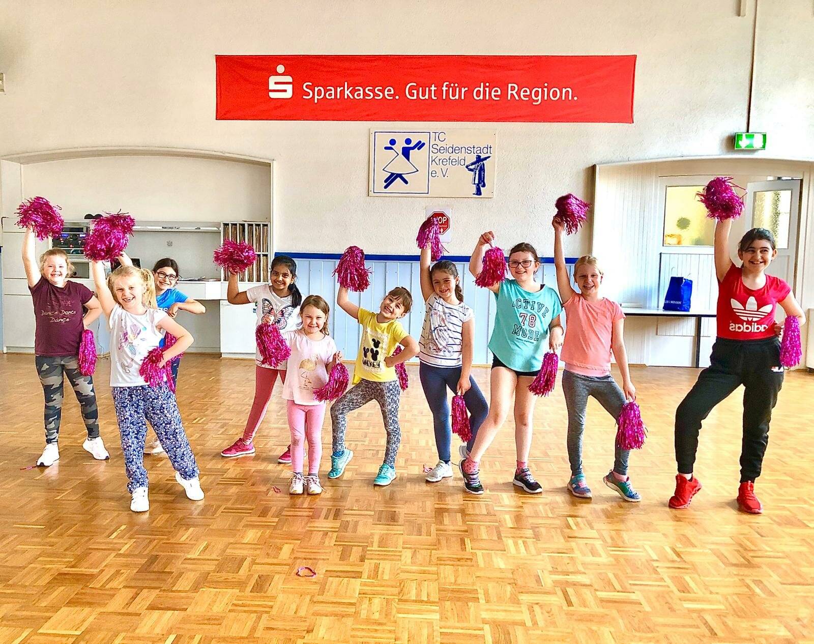 Spaß für Kids: Schon die kleinen Teilnehmer lernen, wie viel Freude Tanzen macht. Natürlich altersgerecht. Foto: TC Seidenstadt 