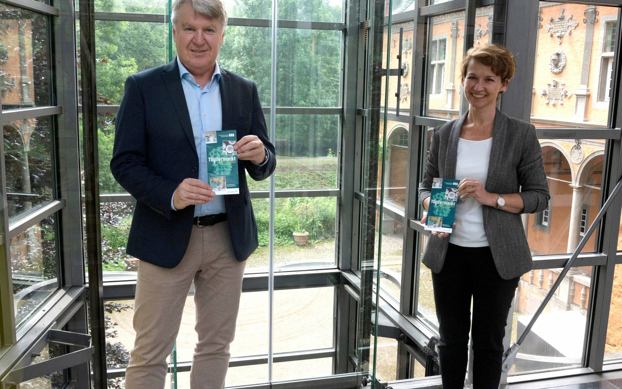  Museumsleiter Dr. Karlheinz Wiegmann und seine Stellvertreterin Nina Schulze stellen das Programm zum Töpfermarkt am 3. und 4. Juli vor.  