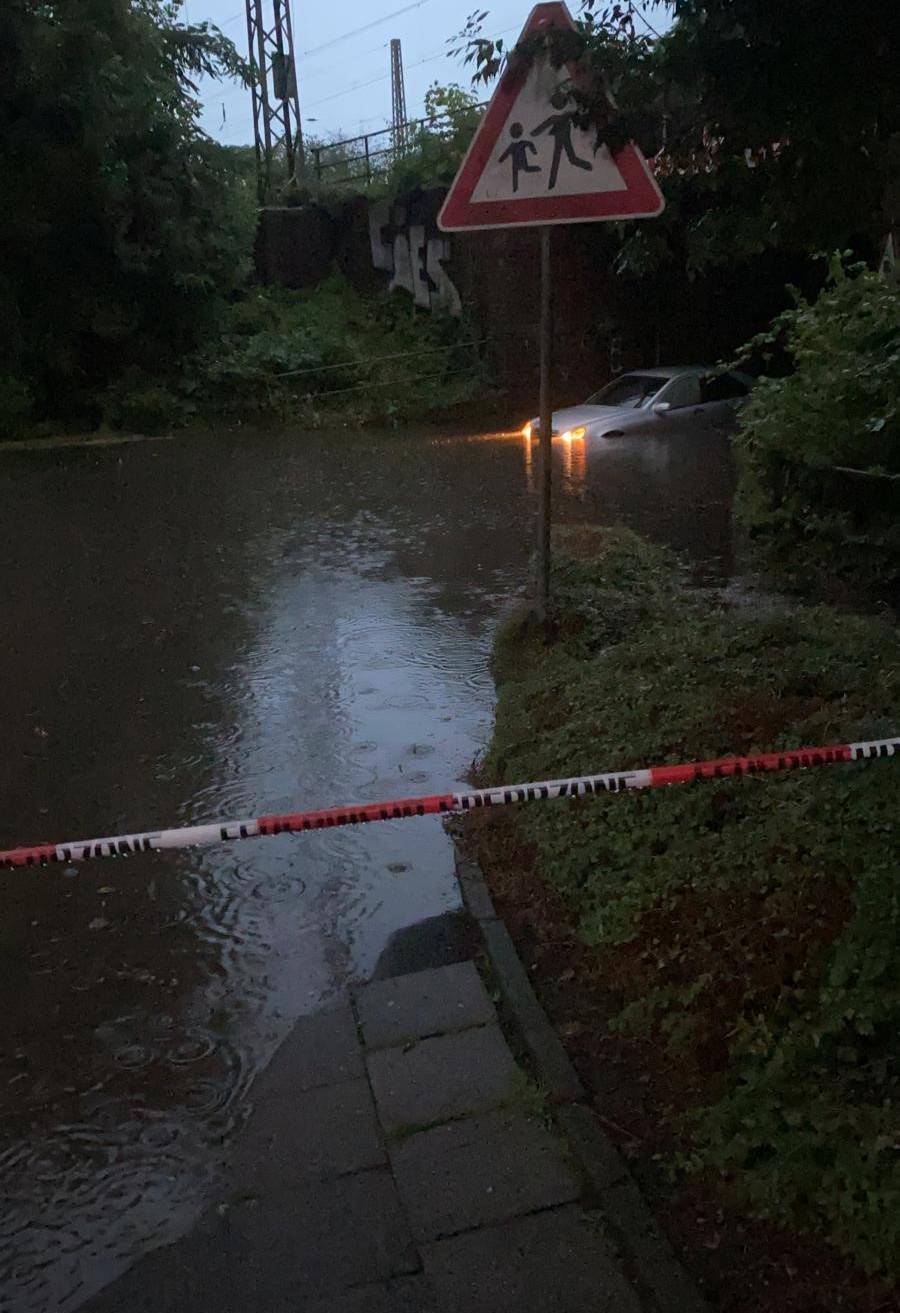 Starkregen über dem Stadtgebiet