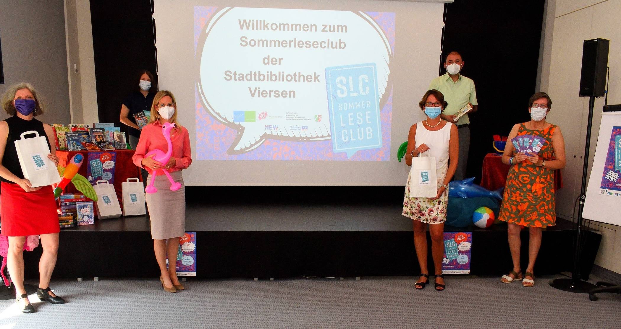 Zu sehen sind im Veranstaltungsraum der