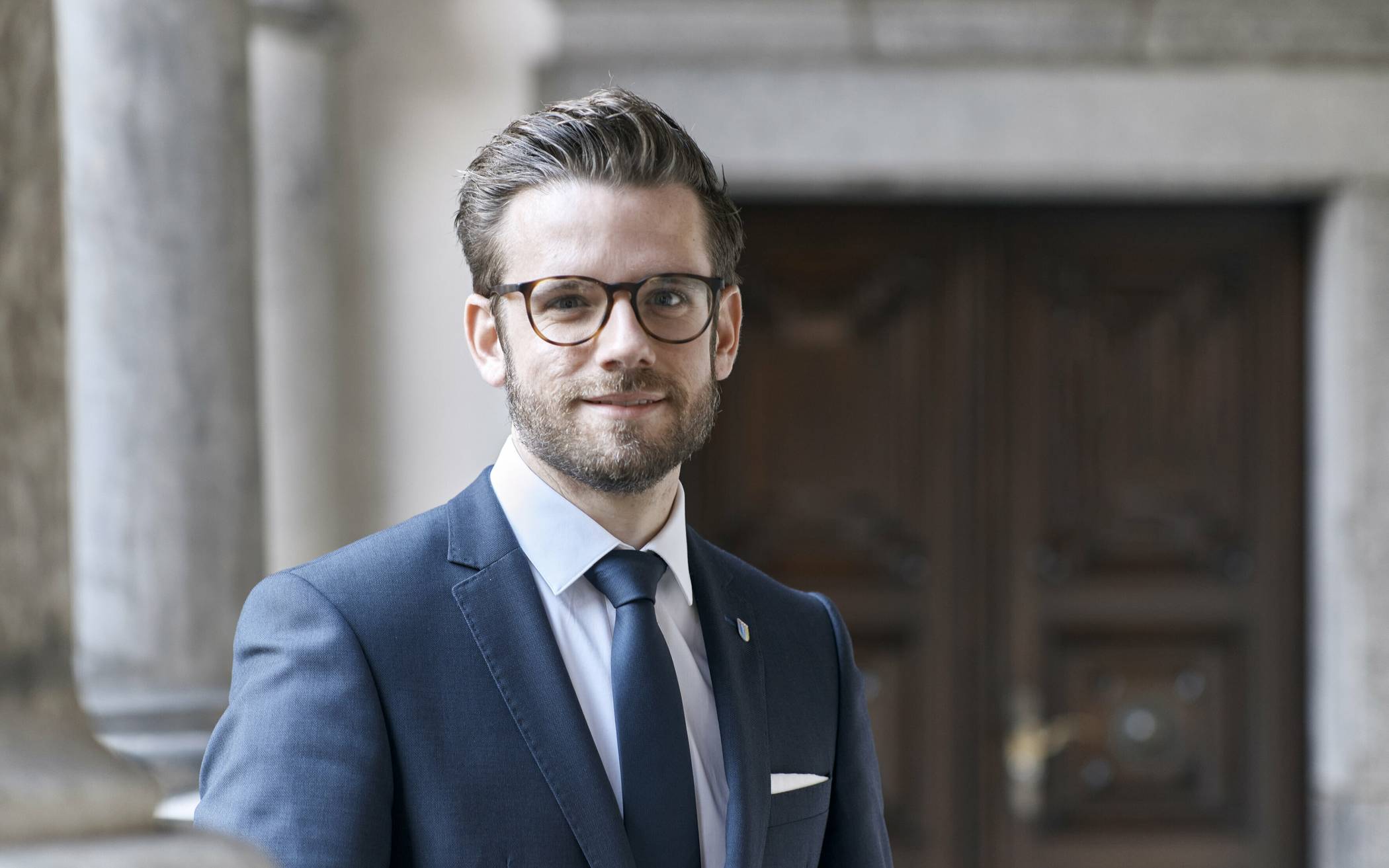 Oberbürgermeister Felix Heinrichs startet am Mittwoch, 7. Juli, das Format „OB vor Ort“ auf dem Rheydter Wochenmarkt. 