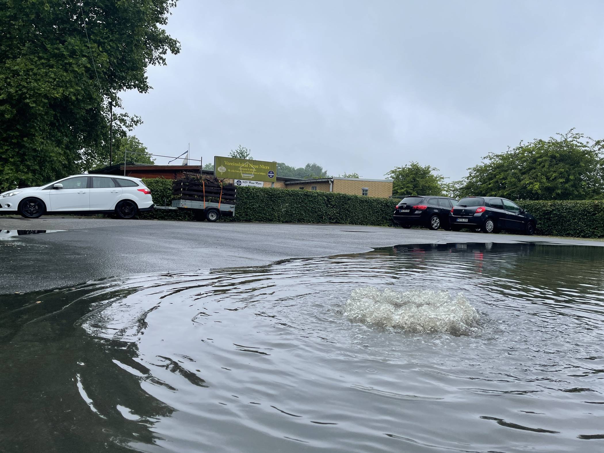 Ab sofort können Betroffene des Unwetters Anträge für die NRW-Soforthilfe an die Stadt Mönchengladbach richten. 