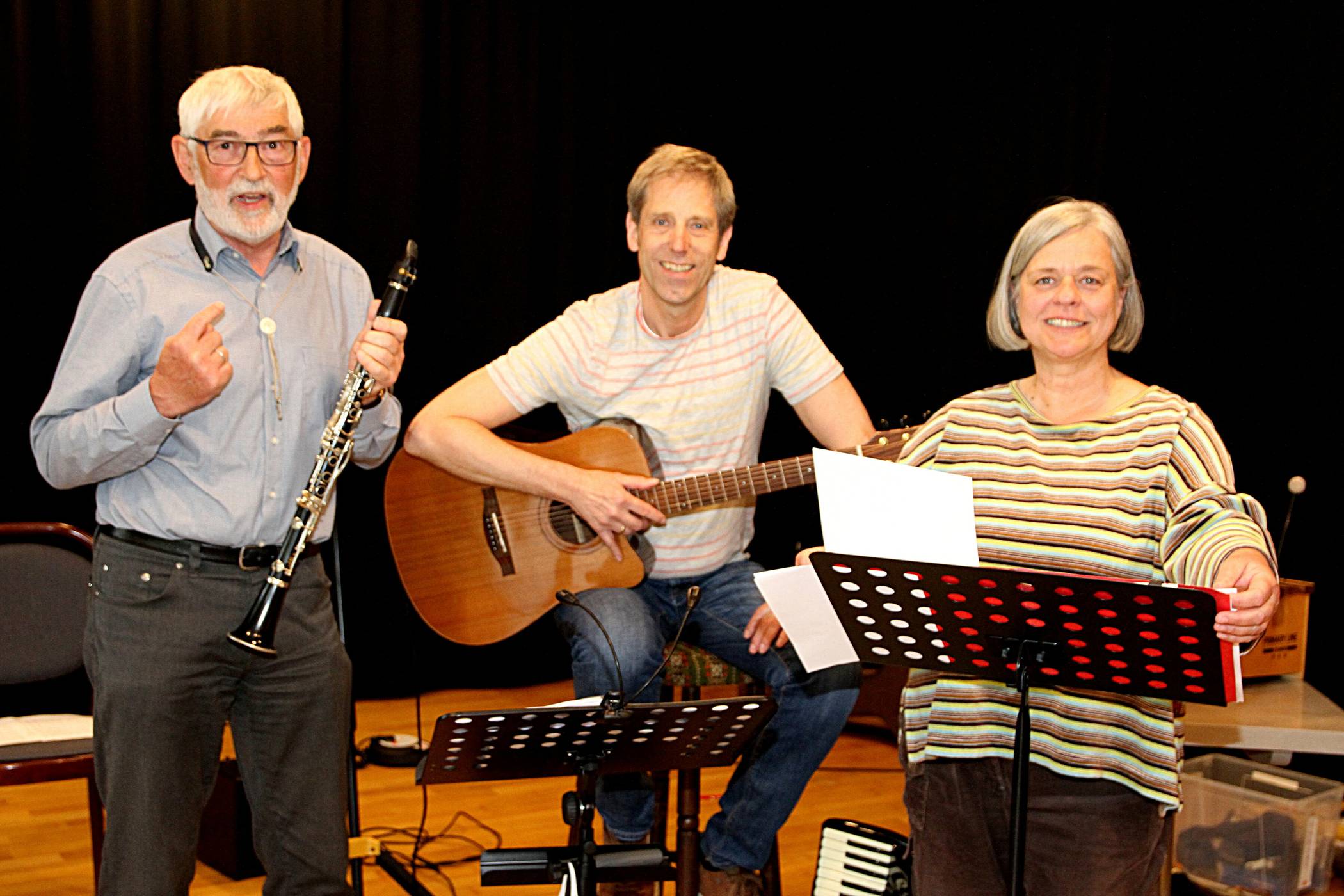  Horst Couson (l.), Hartmut Magon und Elisabeth Verhoeven suchen das Glück. 