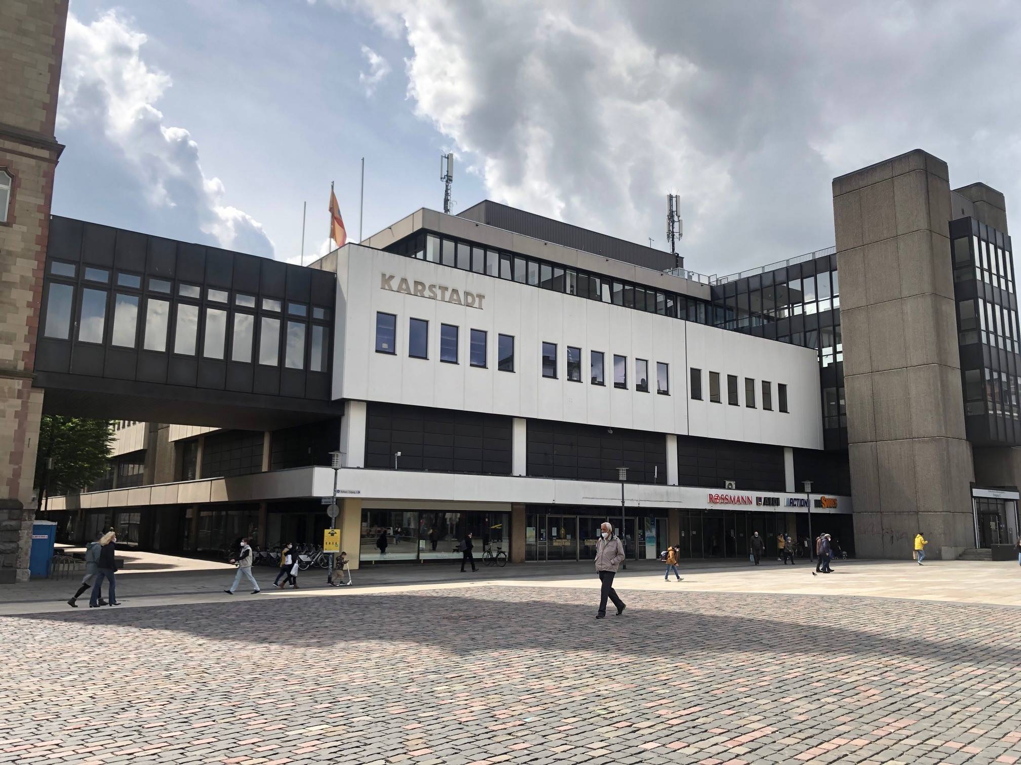  An den nächsten Samstagen kann man sich im ehemaligen Karstadt-Gebäude im Besement impfen lassen. 
