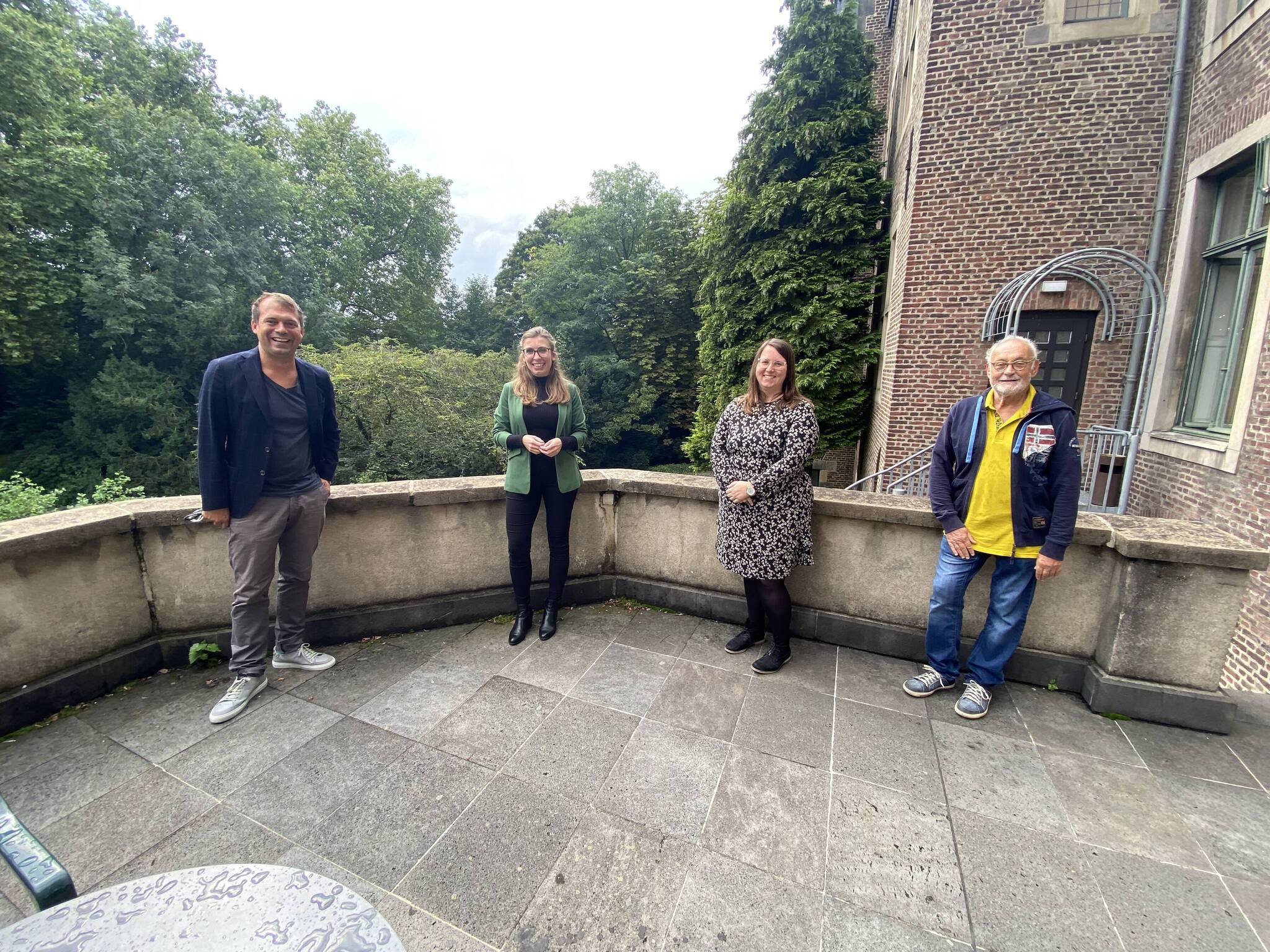  Bürgermeister Christian Pakusch mit Komba-Vertretern: Valentina von Dornick, Simone Ackens und Klaus Schütz. 