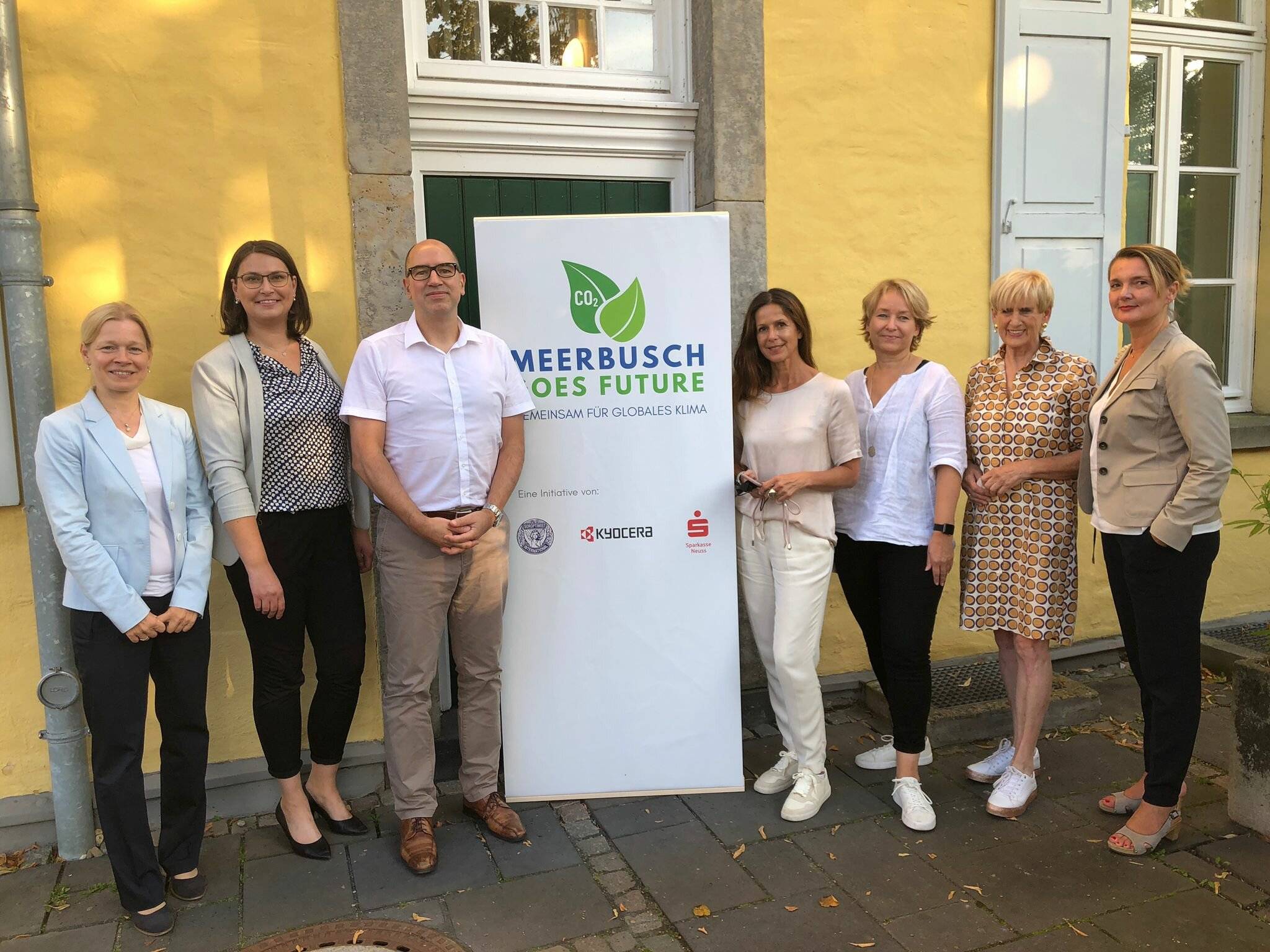  Das „Meerbusch goes Future“-Team: Prof. Dr. Estelle Herlyn, Daniela Matysiak von Kyocera, Jan Rodenbeck von der Sparkasse Neuss sowie Britta Scholz, Andrejka Hage, Vera Jentjens und Simone Siddiqi vom SI-Club Meerbusch. 