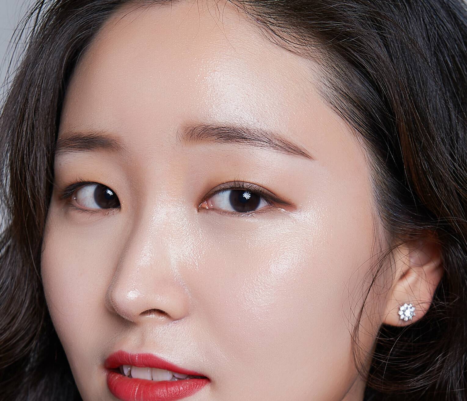 Es gastiert die Pianistin Séverine Kim im Forum Wasserturm, die mit ihrem Programm dem Spektrum emotionaler Audrucksformen in der Musik nachspürt. 