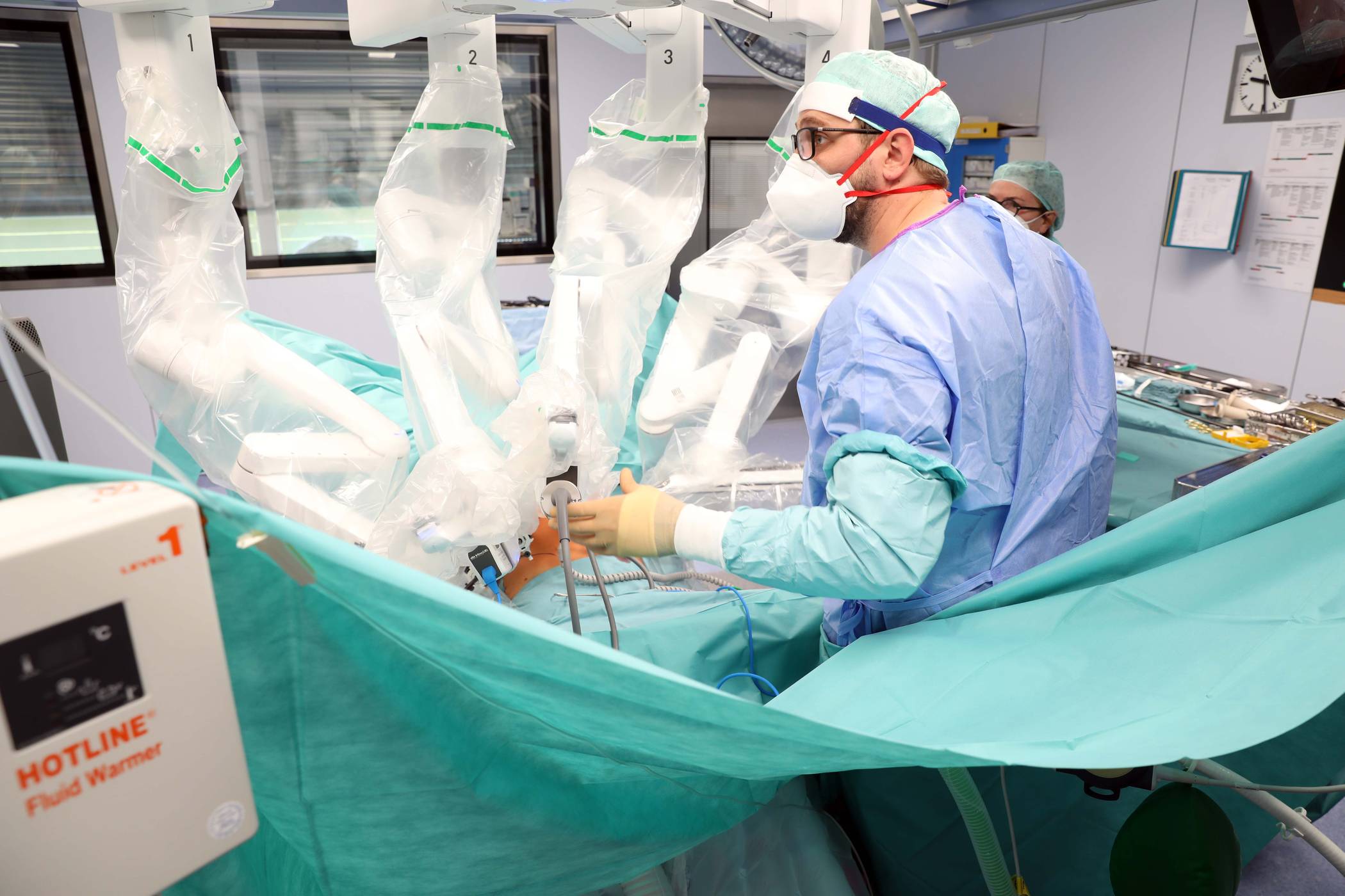 Im neuesten med:extra-Live-Streaming geben die Kliniken Maria Hilf spannende Einblicke in die DaVinci-Roboter-Operation