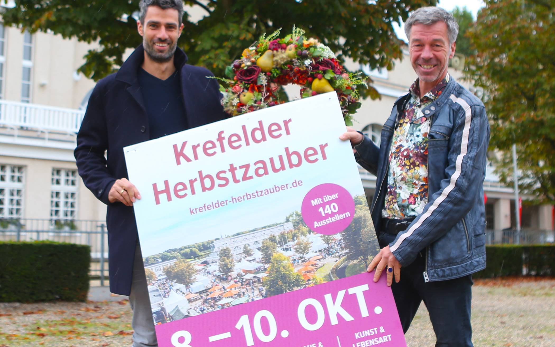  Freuen sich auf den „Krefelder Herbstzauber“: Veranstalter Reno Müller und sein Schwiegersohn Philipp Bürgers. 