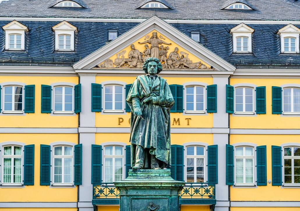  Die fiktive Geschichte Geschichte einer Pilgerfahrt Richard Wagners zu Ludwig van Beethoven ist Gegenstand einer Lesung am 25. Oktober. 
  