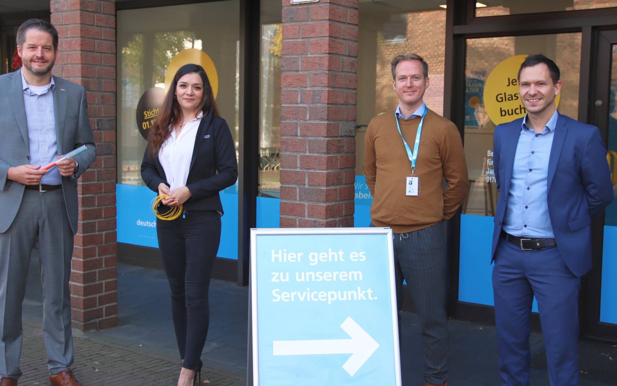 Meerbuschs Bürgermeister Christian Bommers (l.) und