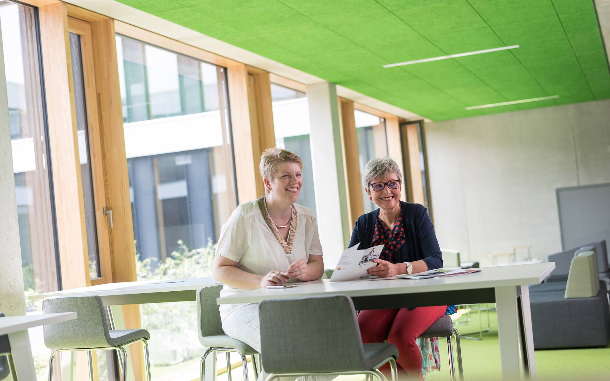 Gleichstellungsbeauftrage Dr. Sandra Laumen (links im