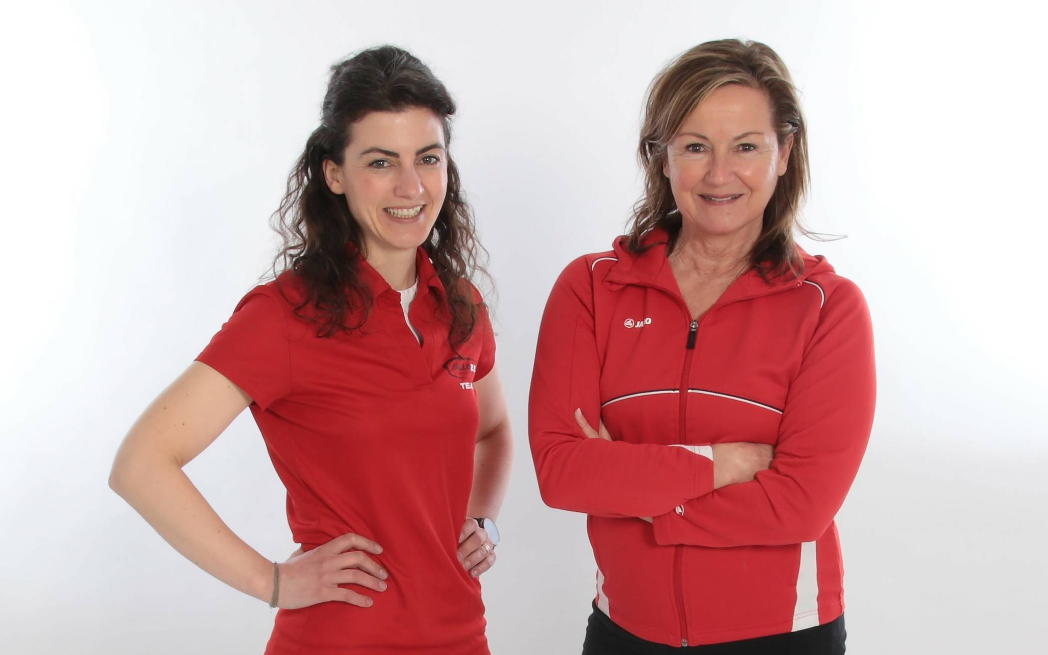 Theresa Töllner und Edith Gribs sind die Fitness-Expertinnen im neuen Podcast. 
  