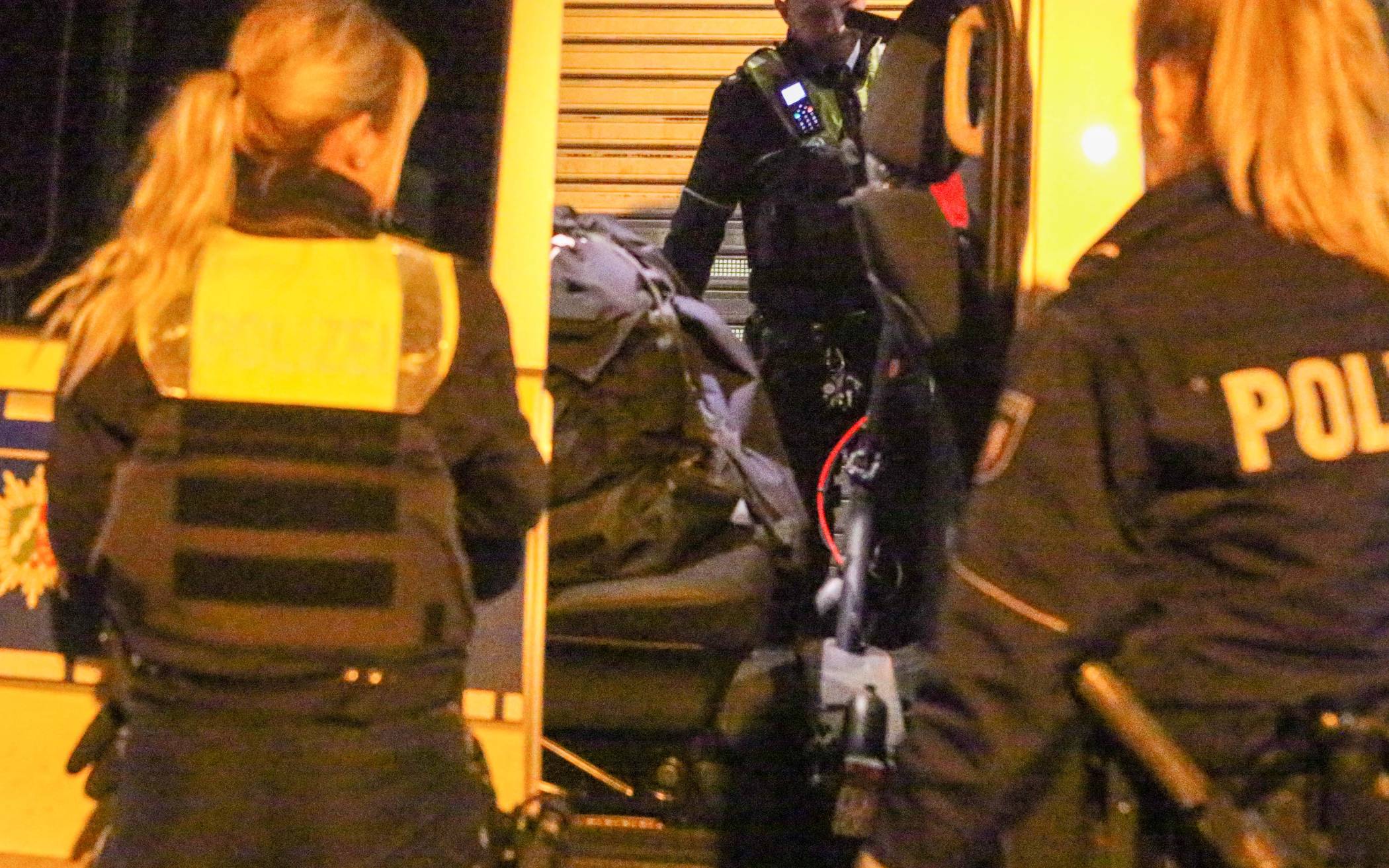 Polizei stellt geflälschte Markenkleidung sicher