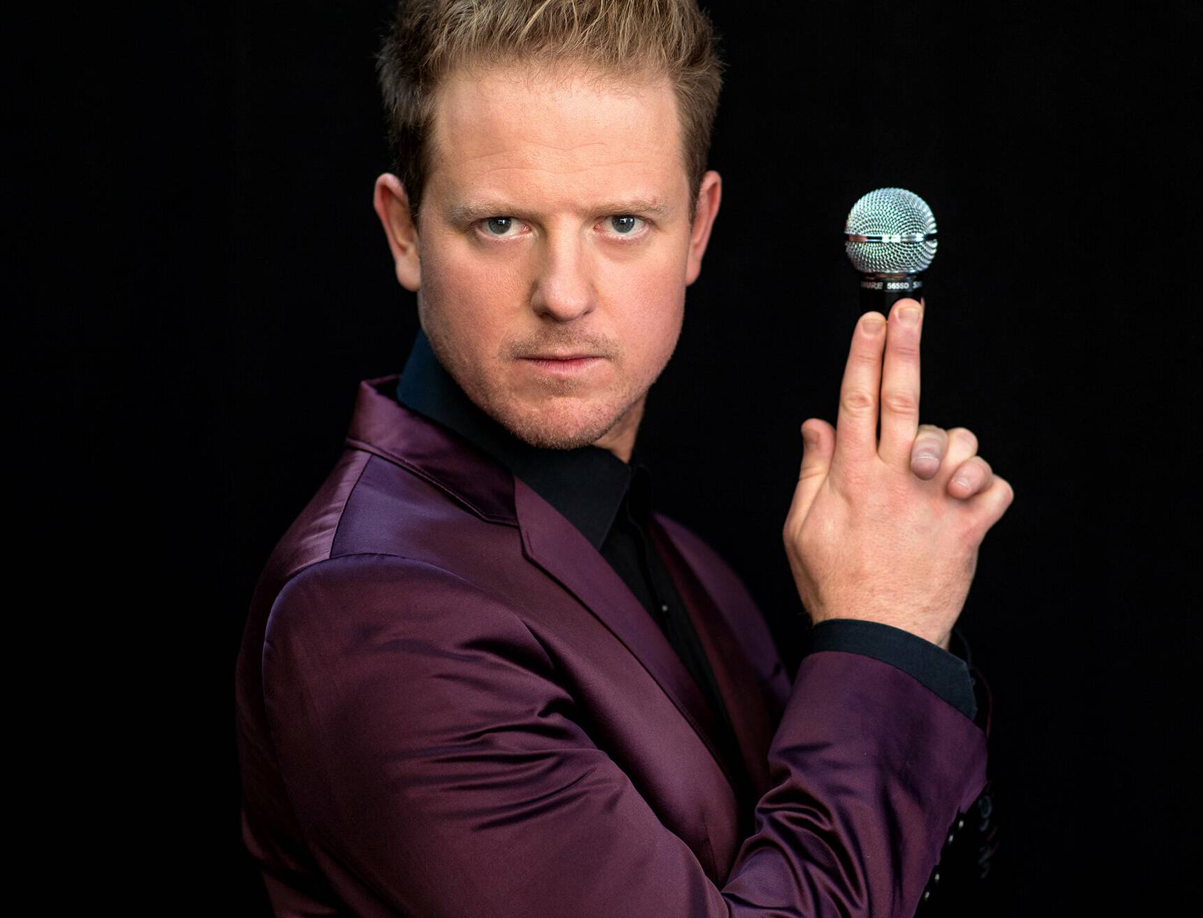  Martin Zingsheim eröffnet das Kabarettabo im Kulturforum auf Schloss Dilborn.  