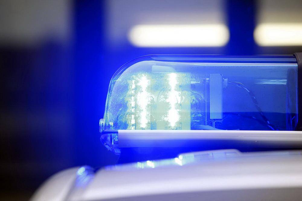 Beifahrer gab falsche Handynummer - Polizei sucht die zwei Männer
