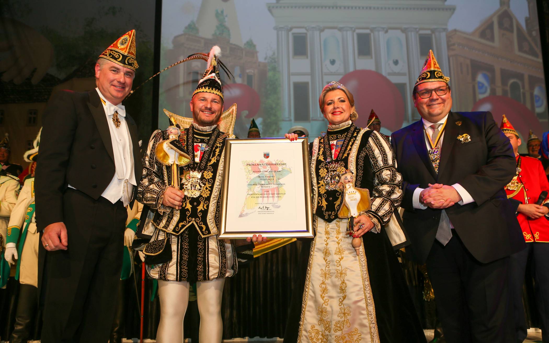 Lars I. und Monique I. begeistern die Jecken