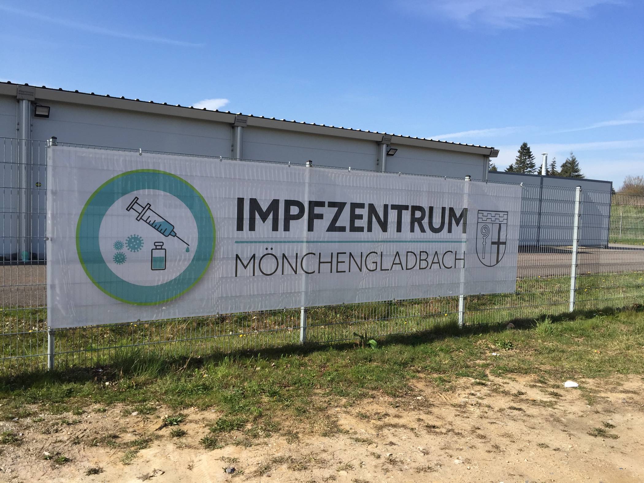  An den nächsten beiden Samstag werden im Impfzentrum im Nordpark Impfungen angeboten. Die Termine im Minto und im Karstadt-Gebäude in Rheydt entfallen. Foto: Ulrike Mooz 