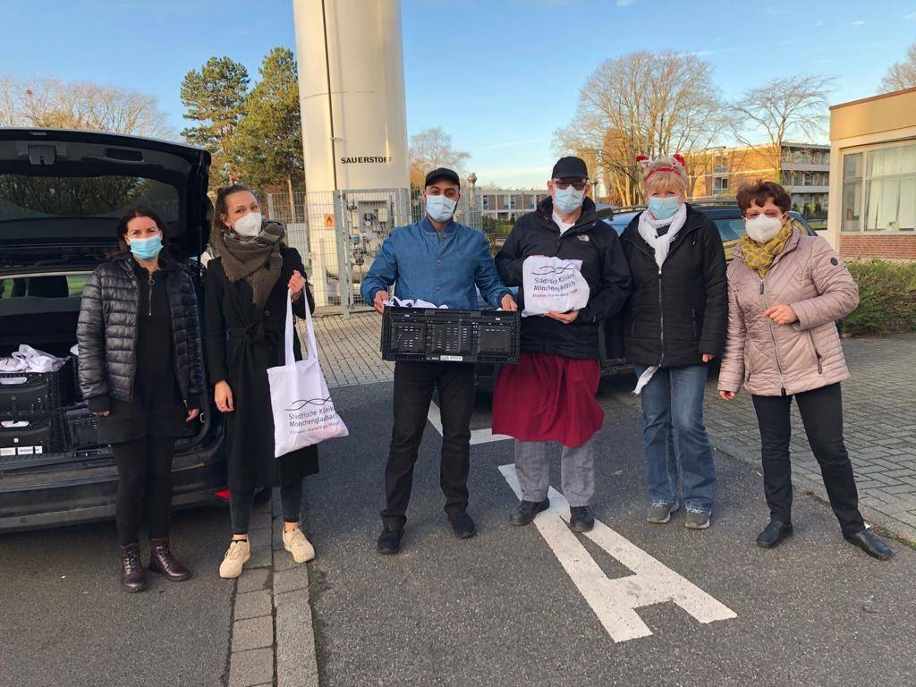 In diesem Jahr werden sich die Helfer*innen vom ALZ unter anderem auch aufs Lastenfahrrad schwingen, um bedürftigen Menschen in Mönchengladbach zu Weihnachten eine kleine Freude zu bereiten. 