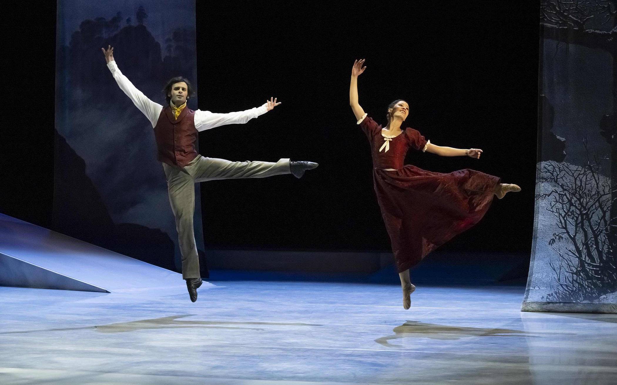 Die Tänzer in ihren historischen Kostümen