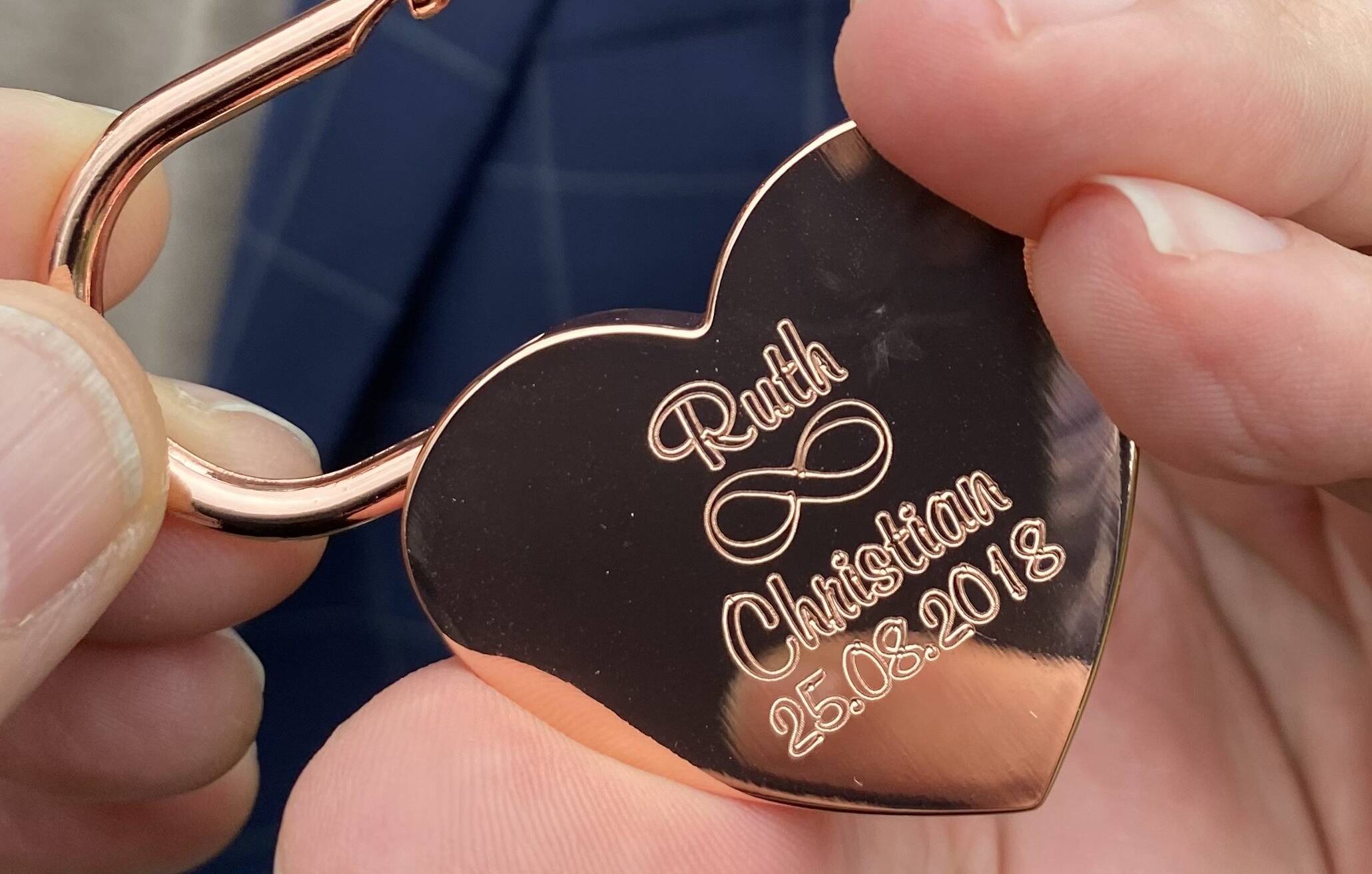 Der „Baum der Liebe“ wurde im Rosarium im Schlosspark-Rosarium eingeweiht. 