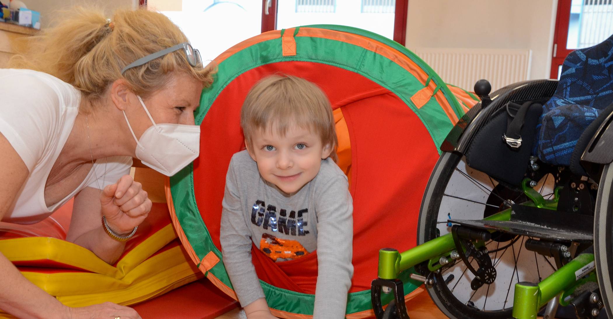 Frühforderung hilft! Der kleine Alexander macht erstaunliche Fortschritte. 