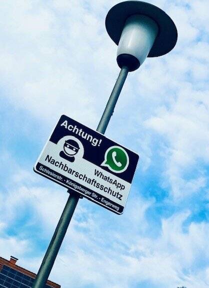 Aufmerksame Nachbarschaft - darauf deuten diese Schilder hin und sollen Einbrecher abschrecken. Foto: Siedlungsgemeinschaft