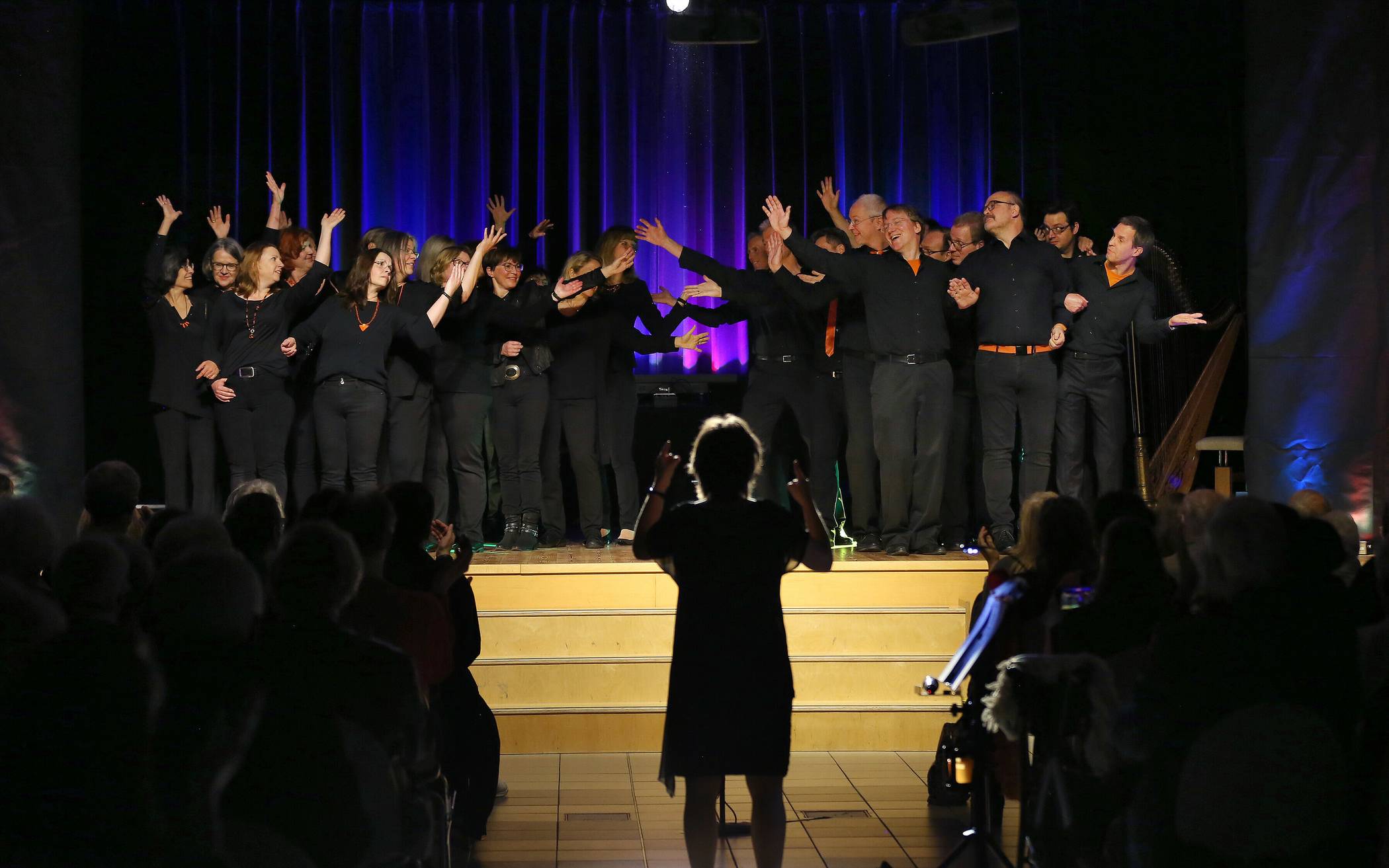  Die Willicher Tonköpfe suchen einen tiefen Alt.  