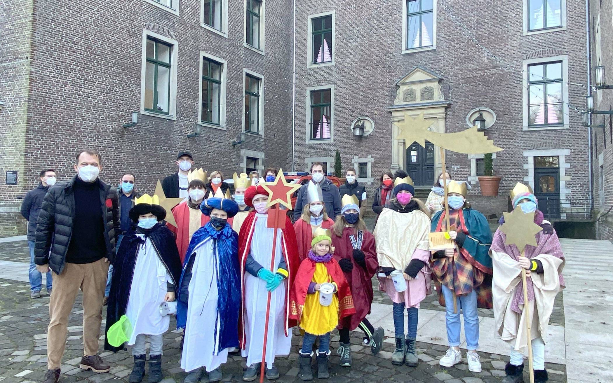 Die Sternsinger aller vier Willicher Gemeinden