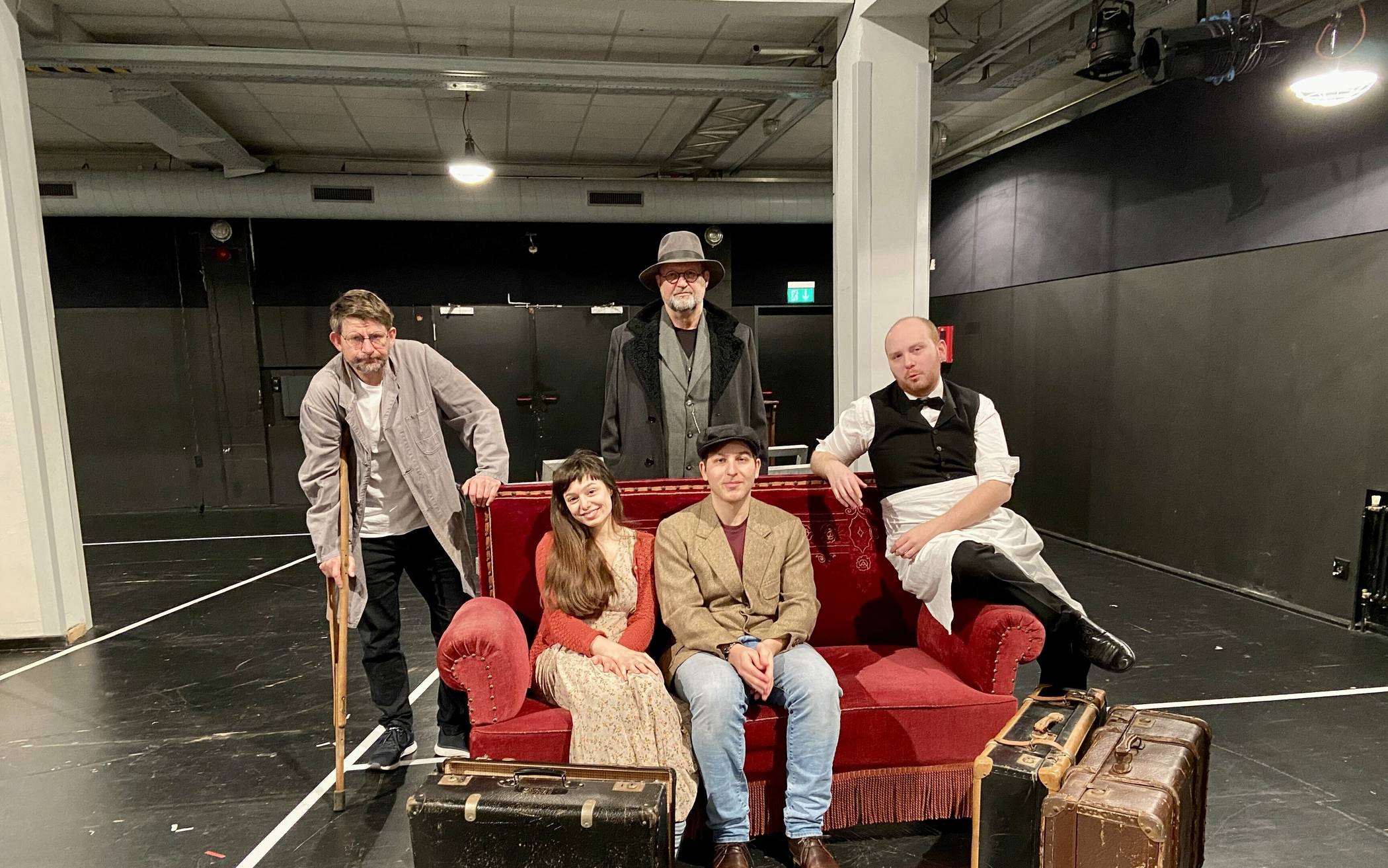 Auf der Probe in Fabrik Heeder: Das Ensemble der Kresch-Inszenierung „Der Trafikant“ wird das Stück im Februar aufführen.  
  