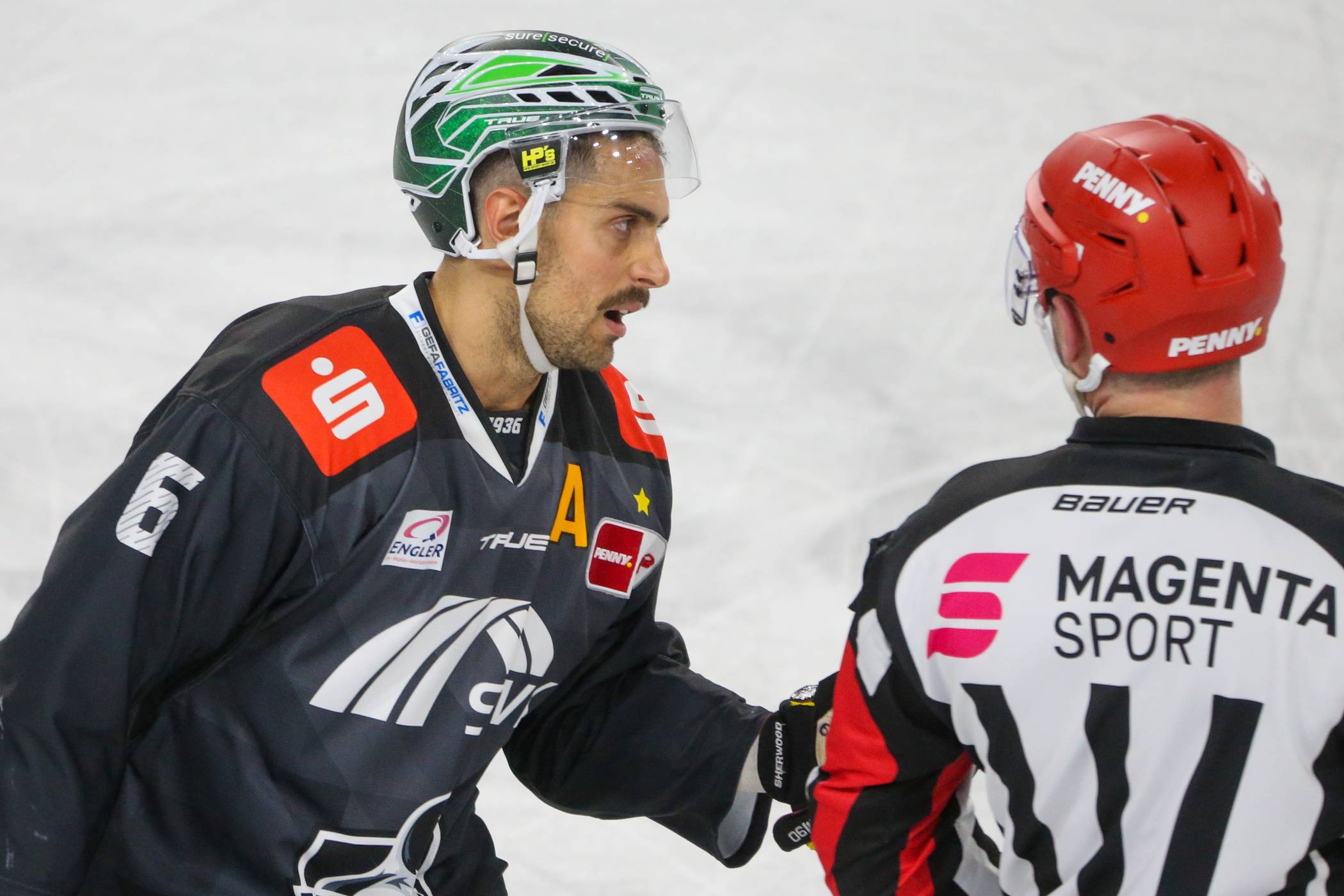 Stürmer verlängert Vertrag um zwei Jahre: Lucas Lessio bleibt ein Pinguin