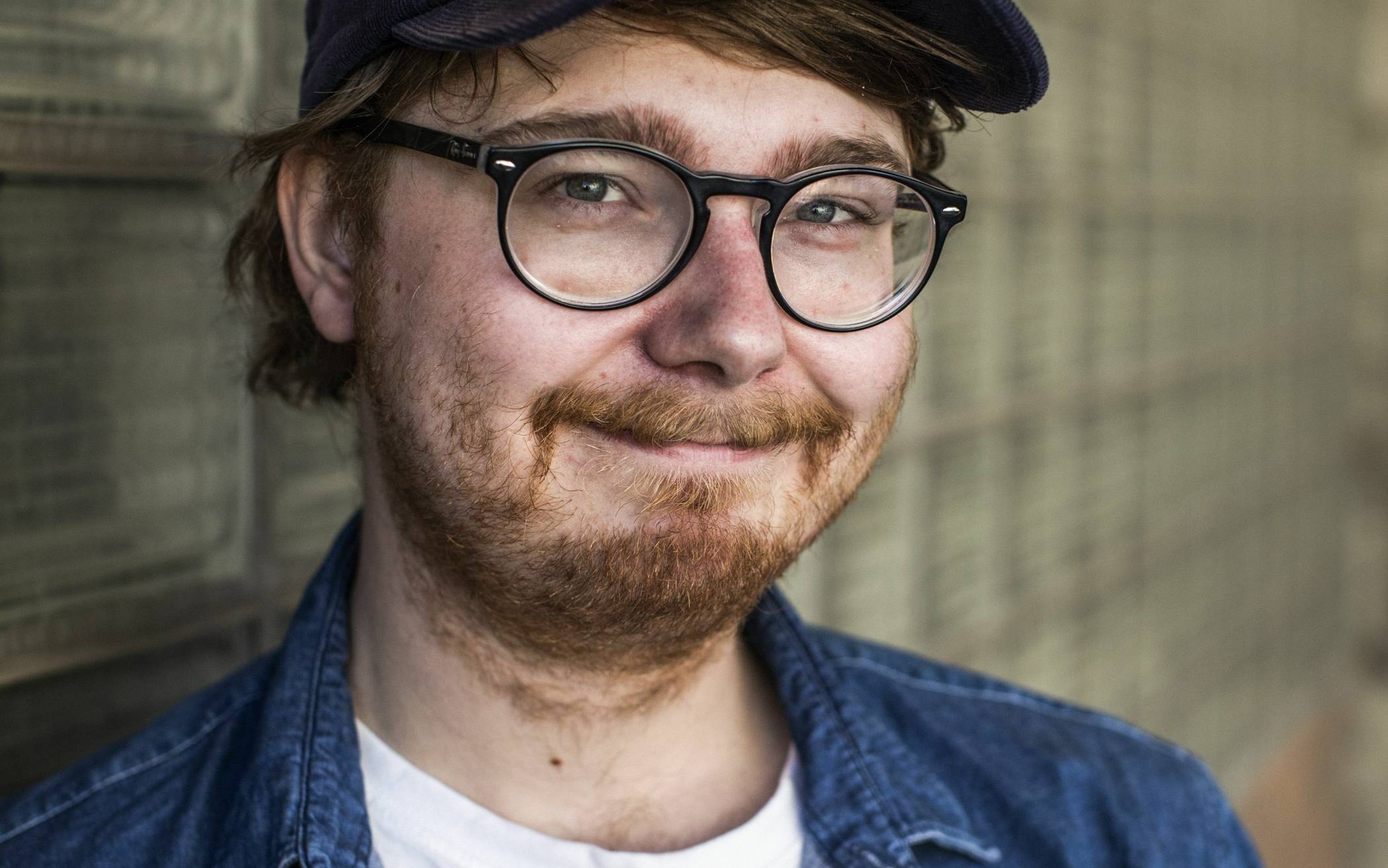 Johannes Floehr hat Fragen im Gepäck,