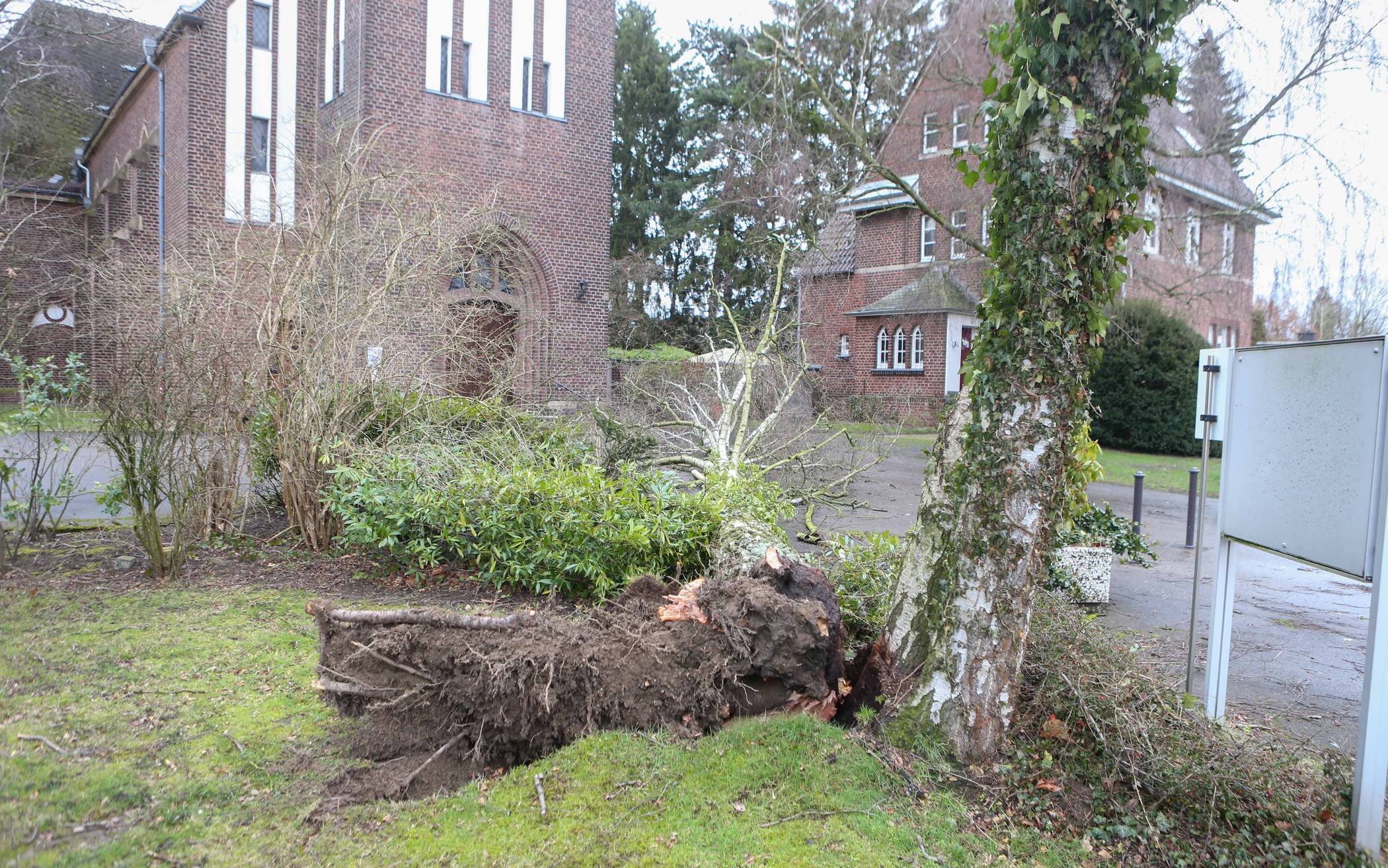 Orkantief „Zeynep“ wütet auch über Krefeld
