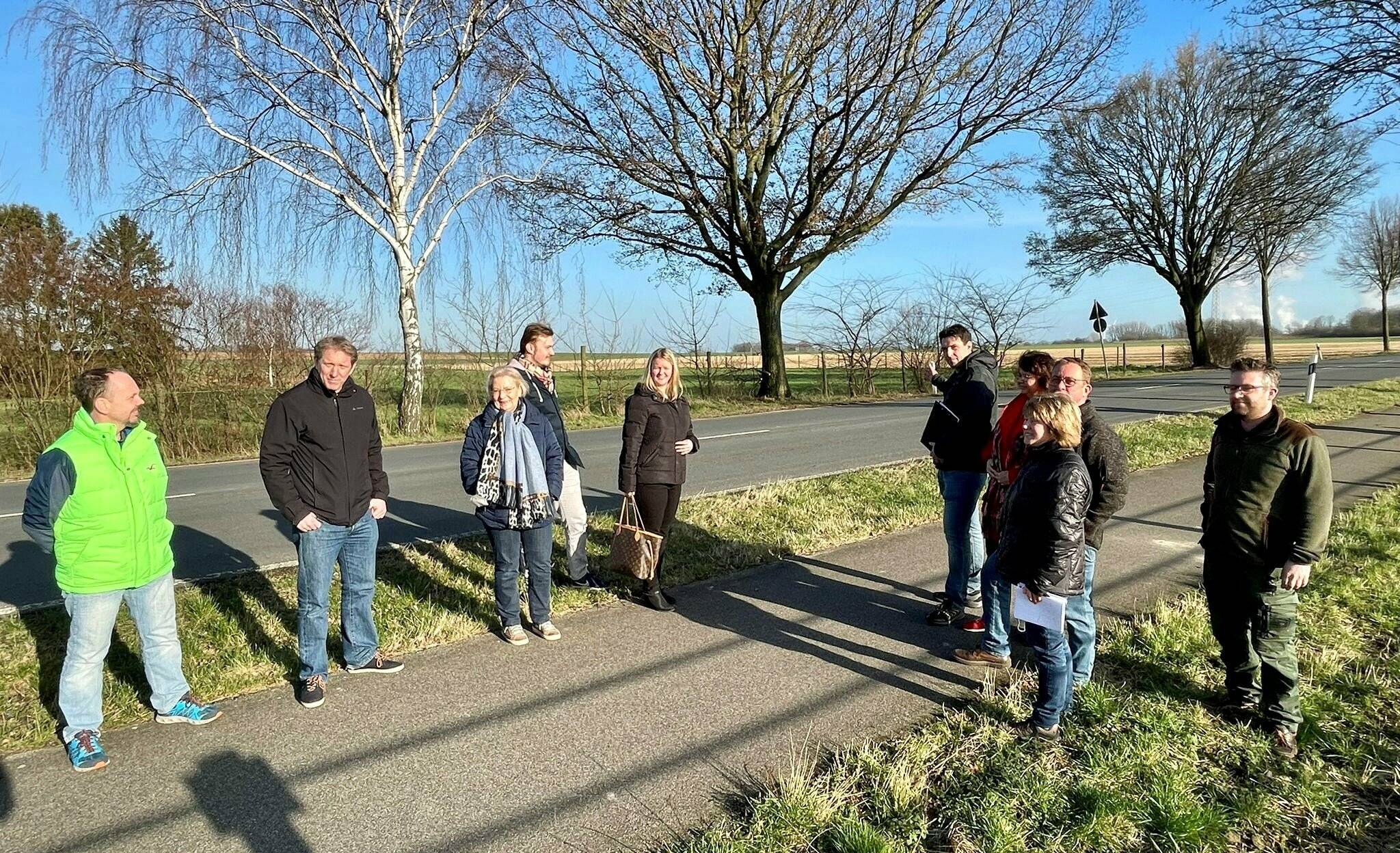 CDU-Politiker*innen Petra Heinen-Dauber (4.v.r.), Vanessa Odermatt