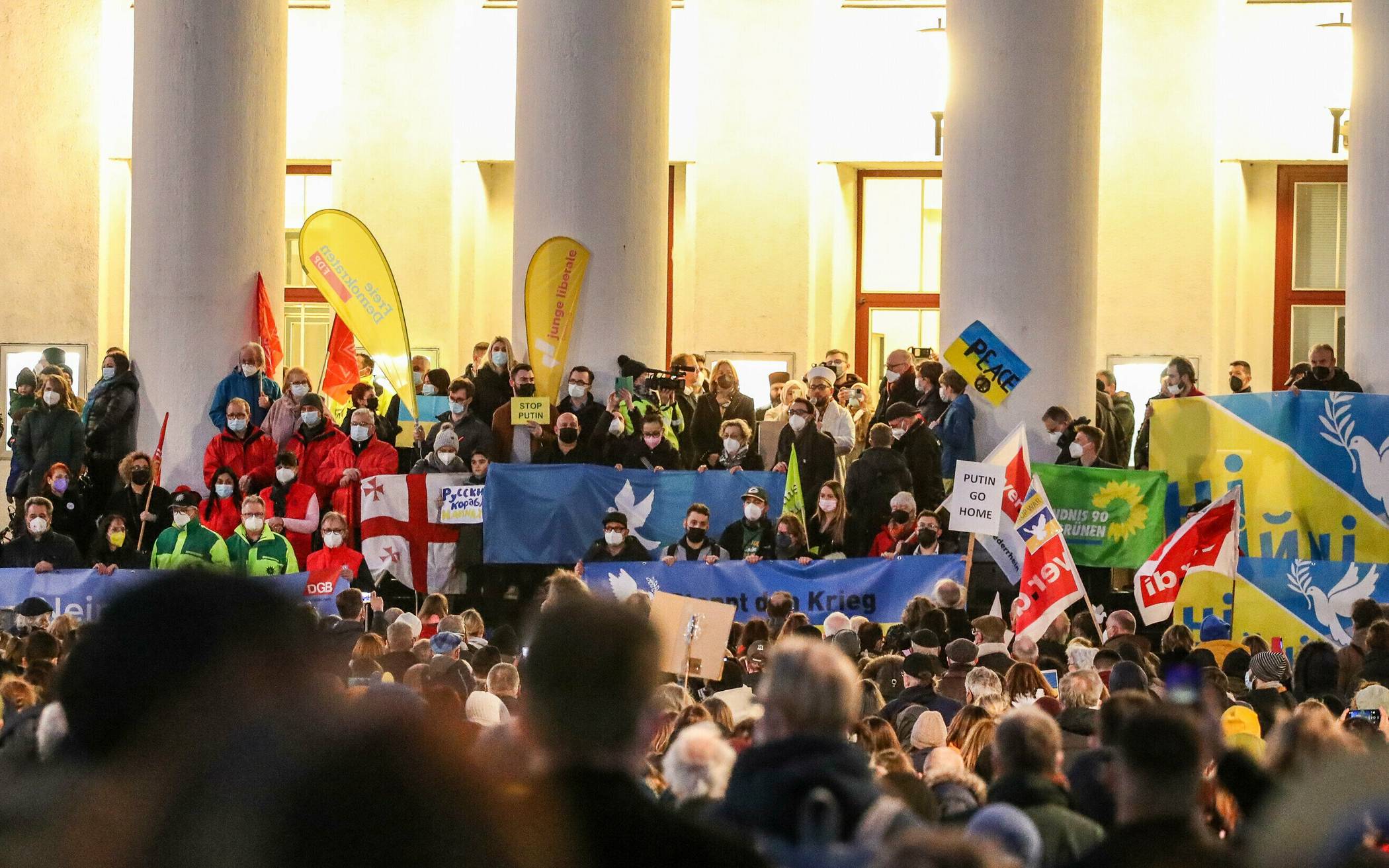 Mehrere Tausend Menschen demonstrierten am Donnerstag